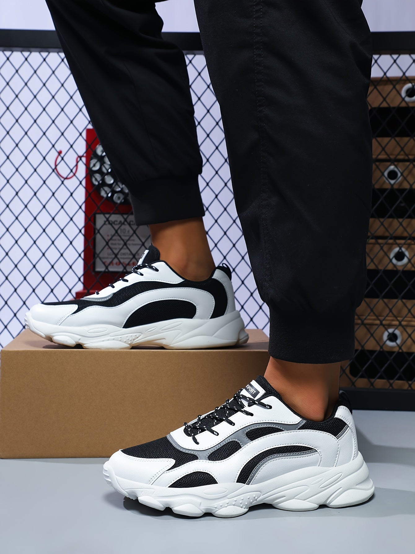 Men's Trendy Reflective Design Chunky Shoes, Comfy Non Slip Lace Up Vintage Sneakers For Men's Outdoor Activities