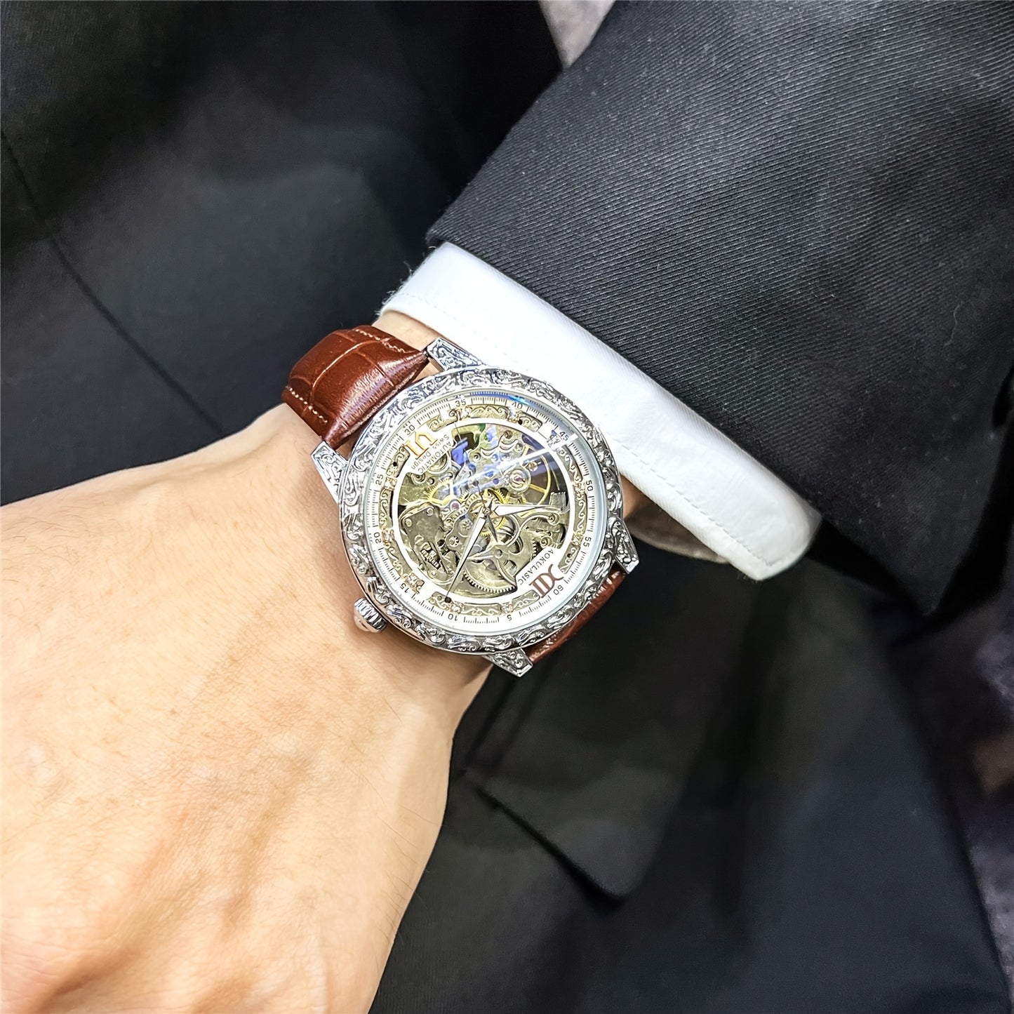 Vintage Hollow Carved Automatic Mechanical Men'S Watch, Fashionable Luxury Men'S Watch, High-end Thickened Mechanical Style Hip-Hop Party Wristwatch, Without Battery