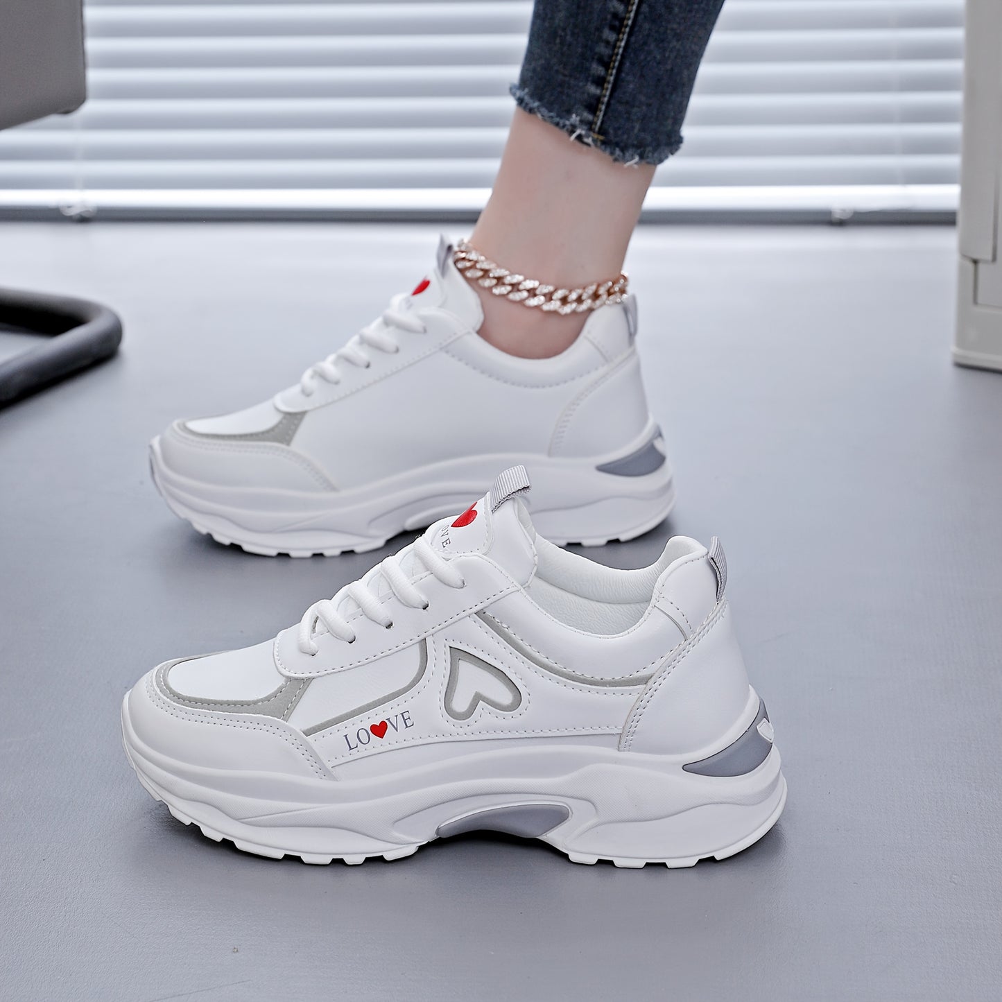 2025 Women's White Black Casual Running Shoes with Red Heart Accent - Breathable Mesh Synthetic Cover Low-Top Sneakers, Round Toe Design, TPU Sole for Gym, Walking, Outdoor Activities, Stylish Fitness Footwear