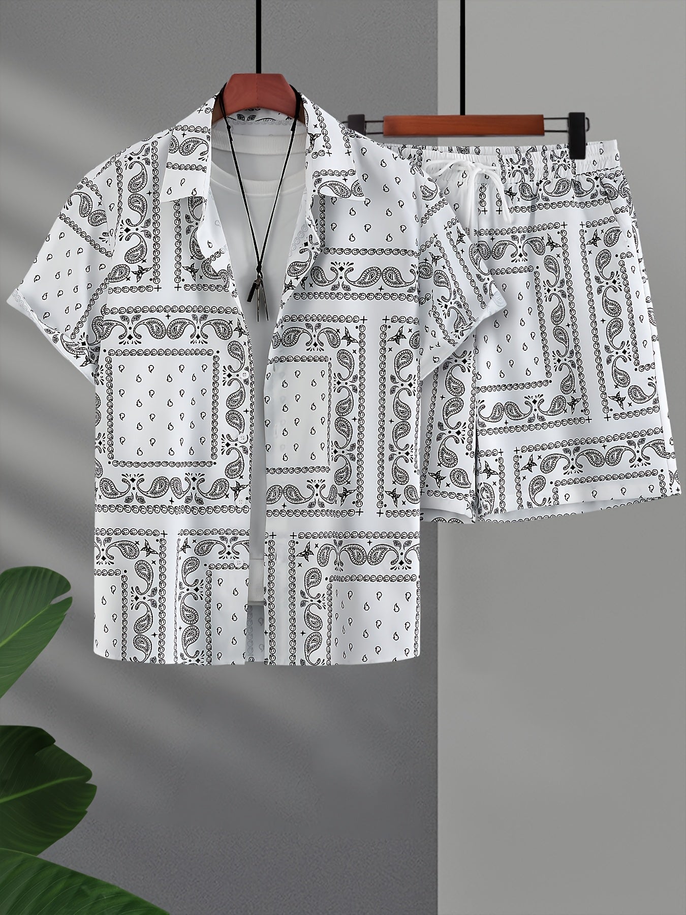 Men's Paisley Print Short Sleeve Shorts Single Button Shirt Suit with Elastic Cord and Pockets
