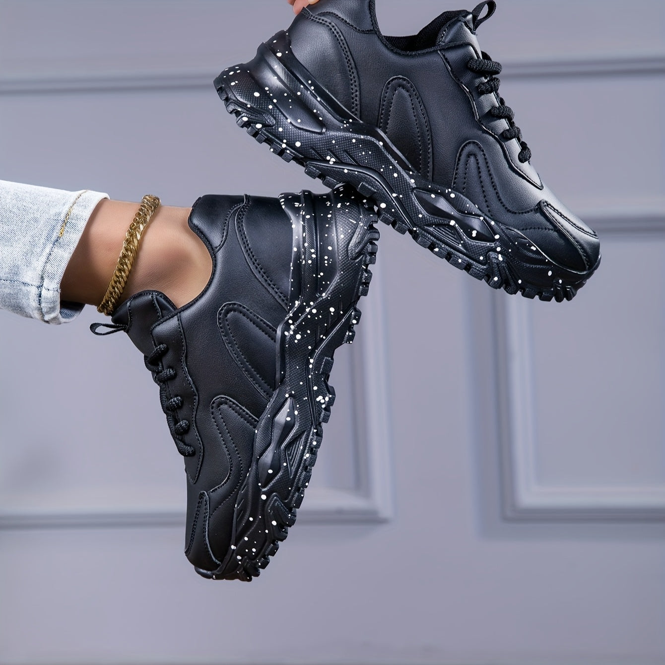 Women's Black Chunky Sneakers - Anti-Slip, Durable Casual Dad Shoes with Glossy Finish Star Pattern, Lace-Up Low Tops for All Seasons, Allseason Sneakers Chunky Sole Sneakers Comfortable Fabric Lining