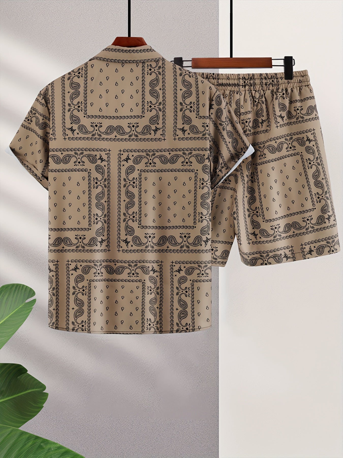 Men's Paisley Print Short Sleeve Shorts Single Button Shirt Suit with Elastic Cord and Pockets