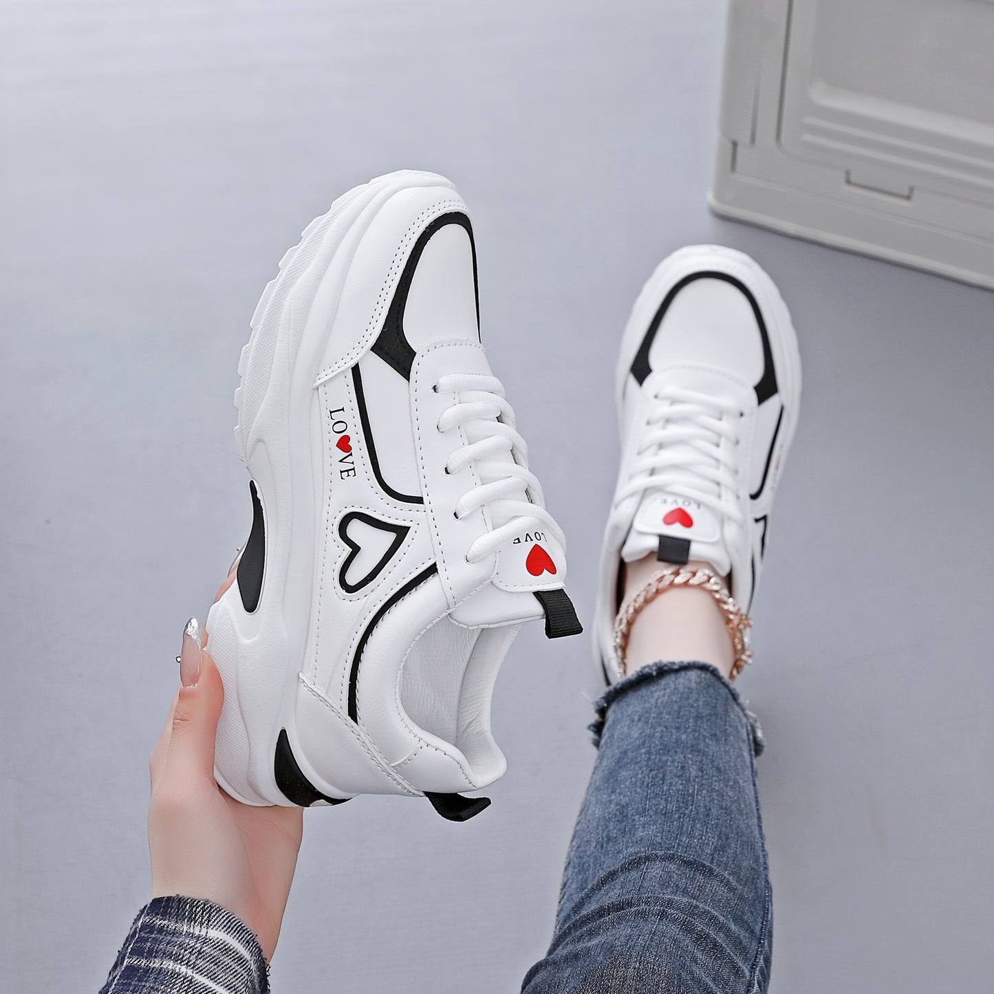 2025 Women's White Black Casual Running Shoes with Red Heart Accent - Breathable Mesh Synthetic Cover Low-Top Sneakers, Round Toe Design, TPU Sole for Gym, Walking, Outdoor Activities, Stylish Fitness Footwear