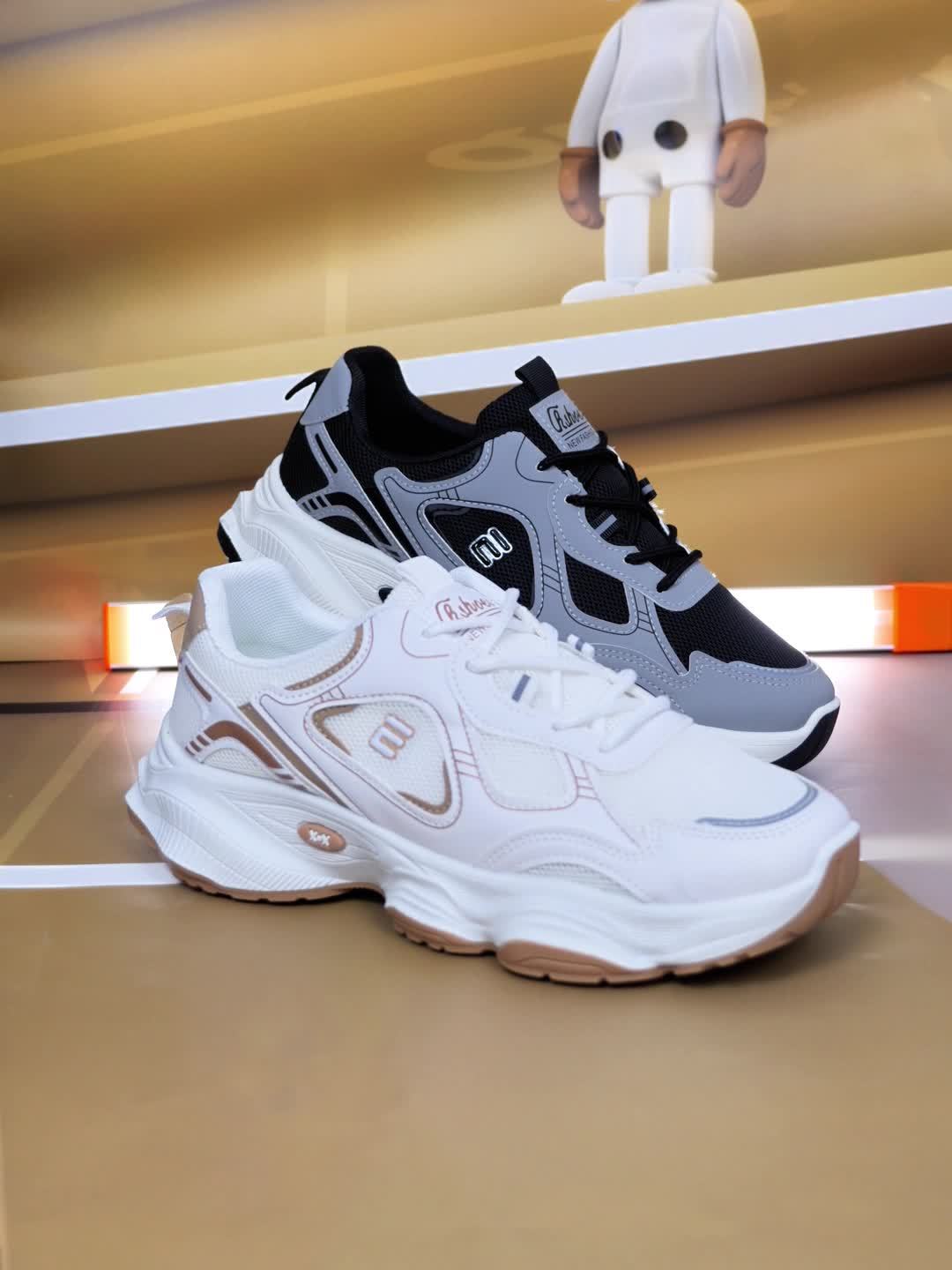 Men'S 2025 New Fashionable Low-Top Sneakers with Thick Sole - Non-Slip, Outdoor Casual Shoes for Teenagers and Young Adults, White and Golden Accents, All-Season Comfort, Casual Footwear Modern Sneaker Design Rubber Base