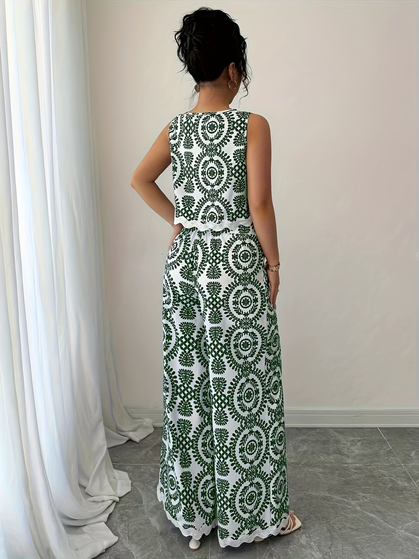 2pcs Women's Plant Pattern Round Neck Sleeveless Top and Pants Set
