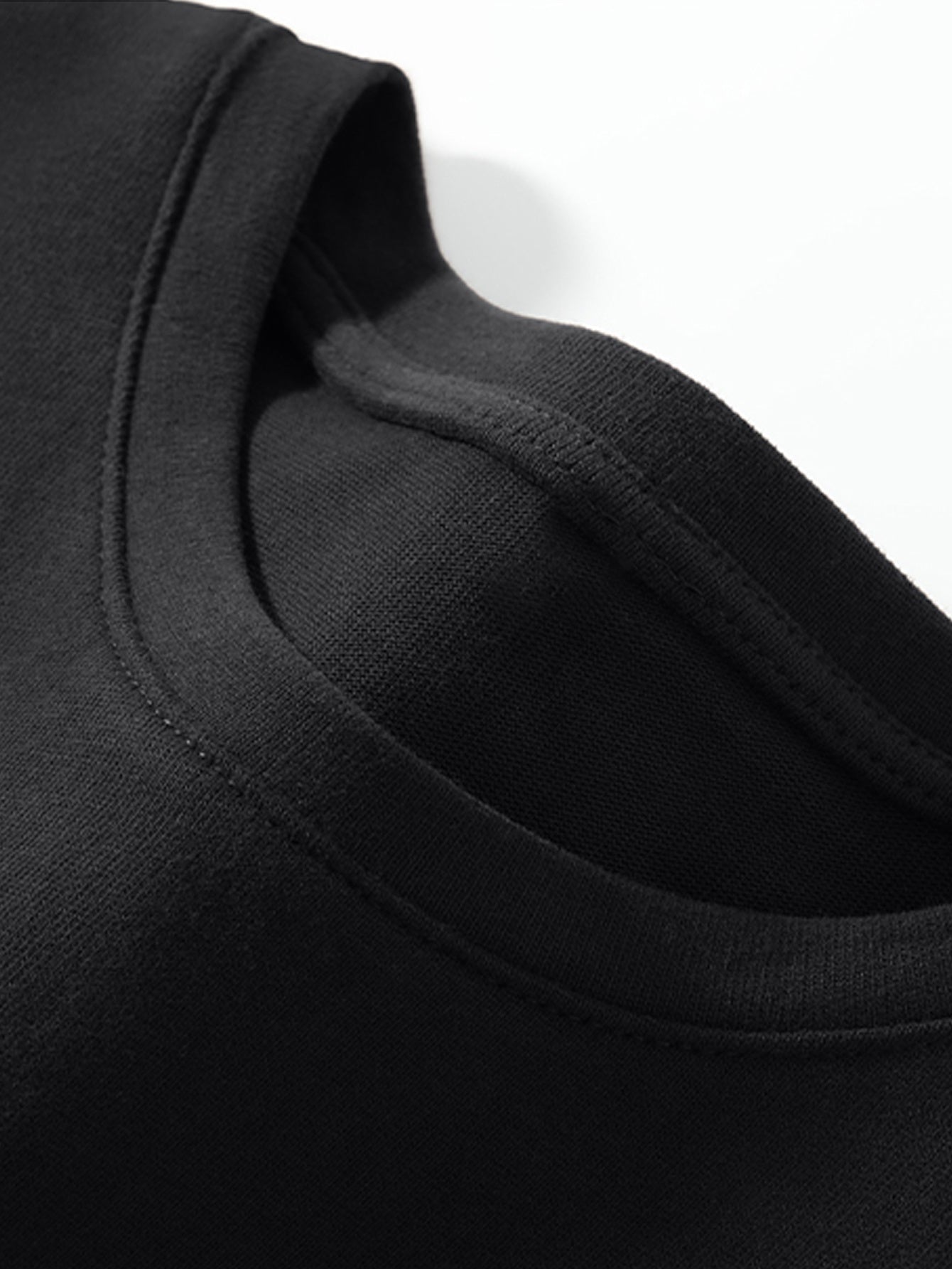 1pc Men's Spring Summer Casual Short Sleeve T-Shirt - Solid Black, Regular Fit Round Neck, Breathable Fabric for Gym, Outdoor Casual Attire, Gym Shirts, Durable Casualwear, Smooth Texture