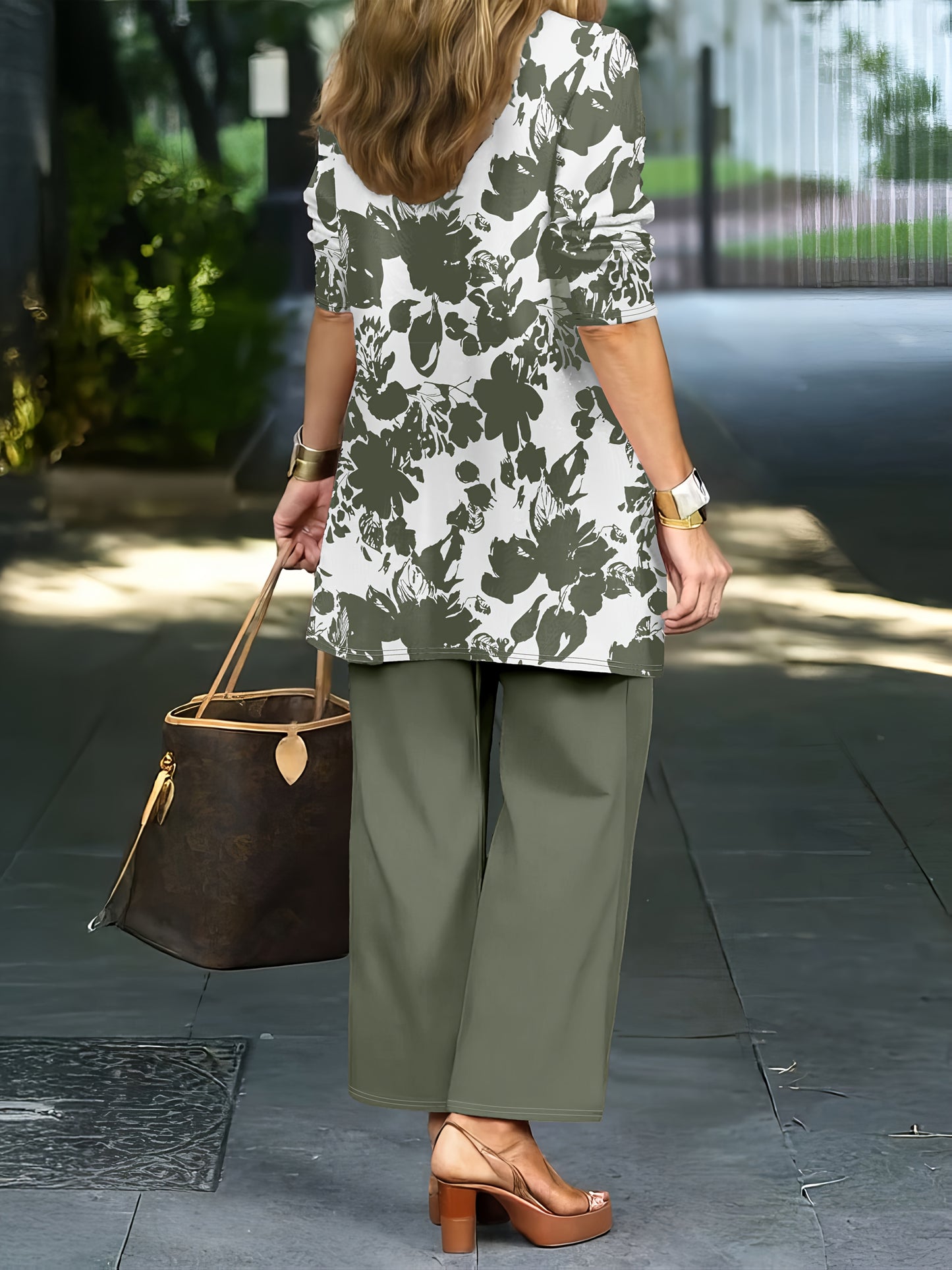 Plus Size, A three-piece set of elegant and unique female plus-size floral printed top and solid-colored vest and trousers