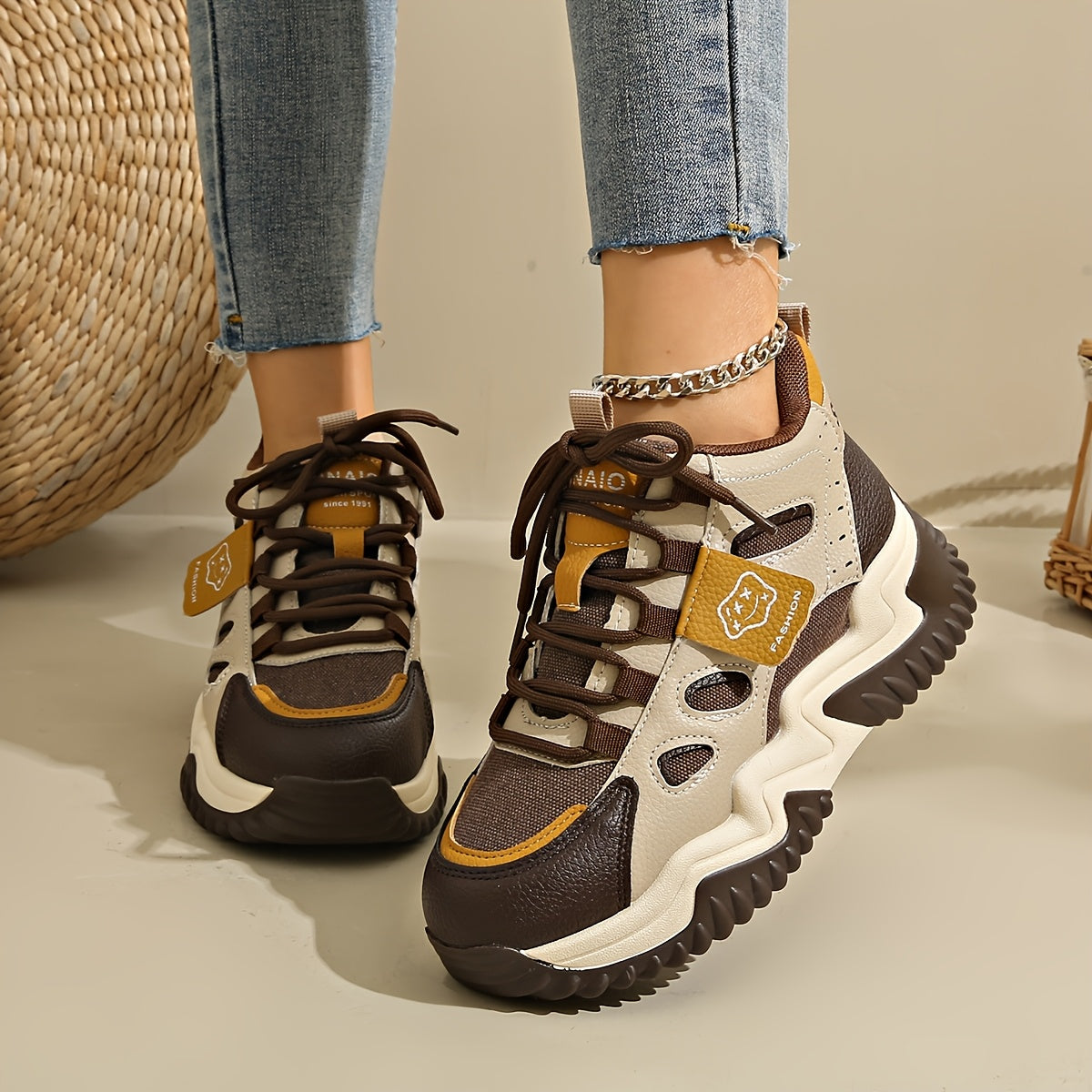 1 Pair Women'S Mid-Top Casual Sneakers, Fashion Mesh Design, Lace-Up Closure, Fabric Upper Lining, Faux Sole, Textile Insole - Spring Season Footwear