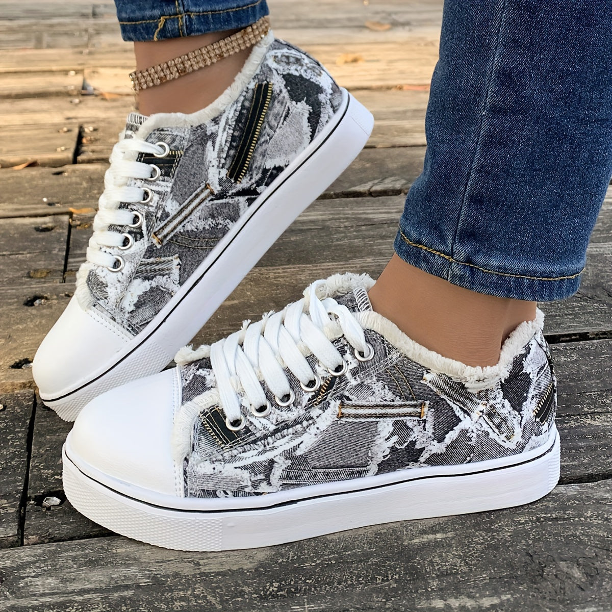 Women's Cartoon Print Sneakers, Lace Up Lightweight Soft Sole Skate Shoes, Low-top Walking Comfy Shoes plus size