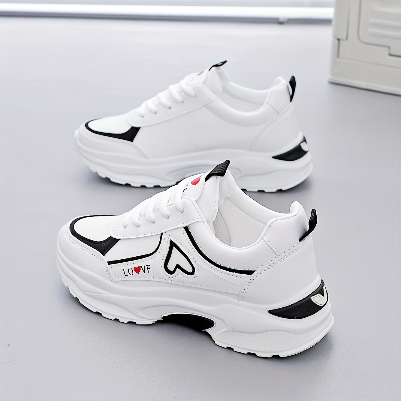 2025 Women's White Black Casual Running Shoes with Red Heart Accent - Breathable Mesh Synthetic Cover Low-Top Sneakers, Round Toe Design, TPU Sole for Gym, Walking, Outdoor Activities, Stylish Fitness Footwear