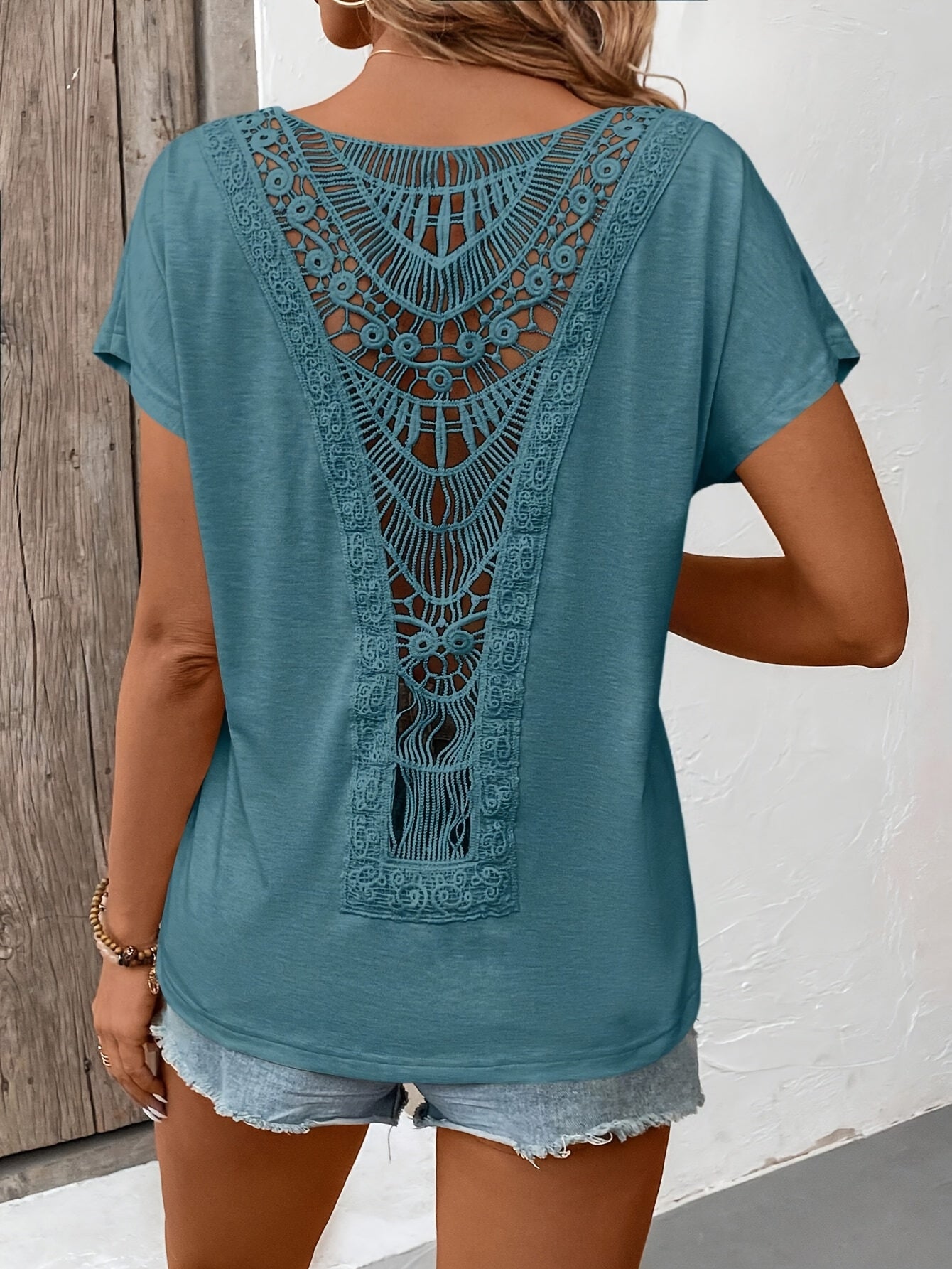 Women'S Elegant Lace Trim Short Sleeve T-Shirt - Chic White Top with Intricate Lace Detail, Round Neck, Lightweight Polyester for Spring/Summer Casual Wear, Ladies T Shirts