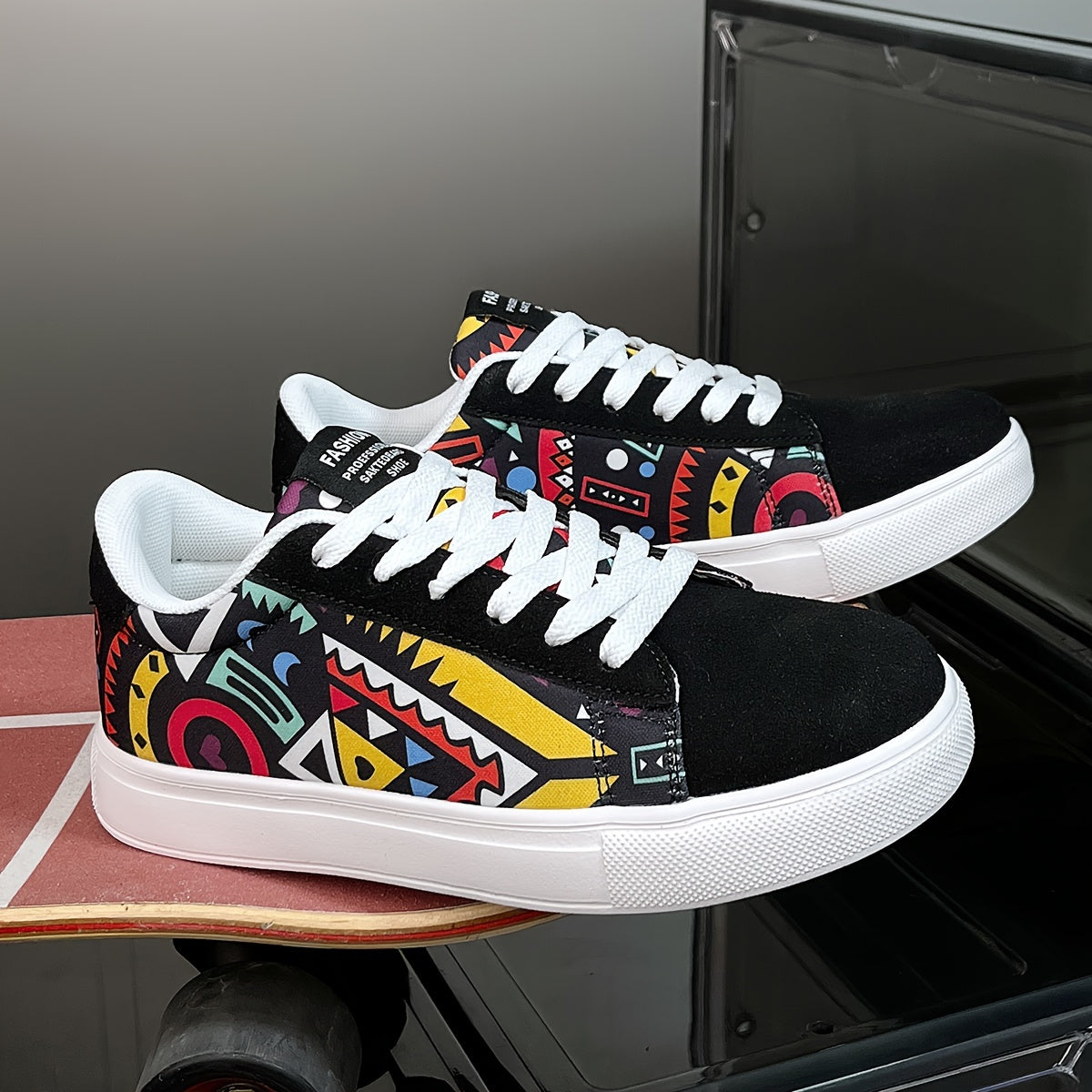 Trendy Graffiti Print Flat Sneakers, Lace Up Low Cut Lightweight Skate Shoes, Casual Versatile Outdoor Walking Shoes