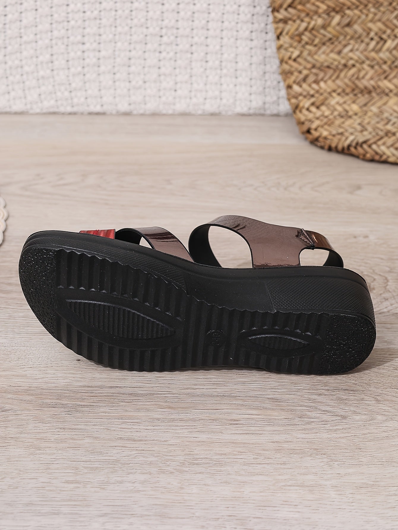 Women's Summer Platform Sandals - Casual Non-Slip Thick Sole Shoes with Closure, Open Toe Design, Faux Cover Upper Rubber Sole, Floral Decor, Perfect for Casual Attire, Comfortable Walking Stylish Platform Shoes Rubber