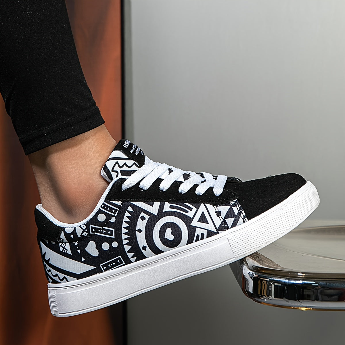 Trendy Graffiti Print Flat Sneakers, Lace Up Low Cut Lightweight Skate Shoes, Casual Versatile Outdoor Walking Shoes