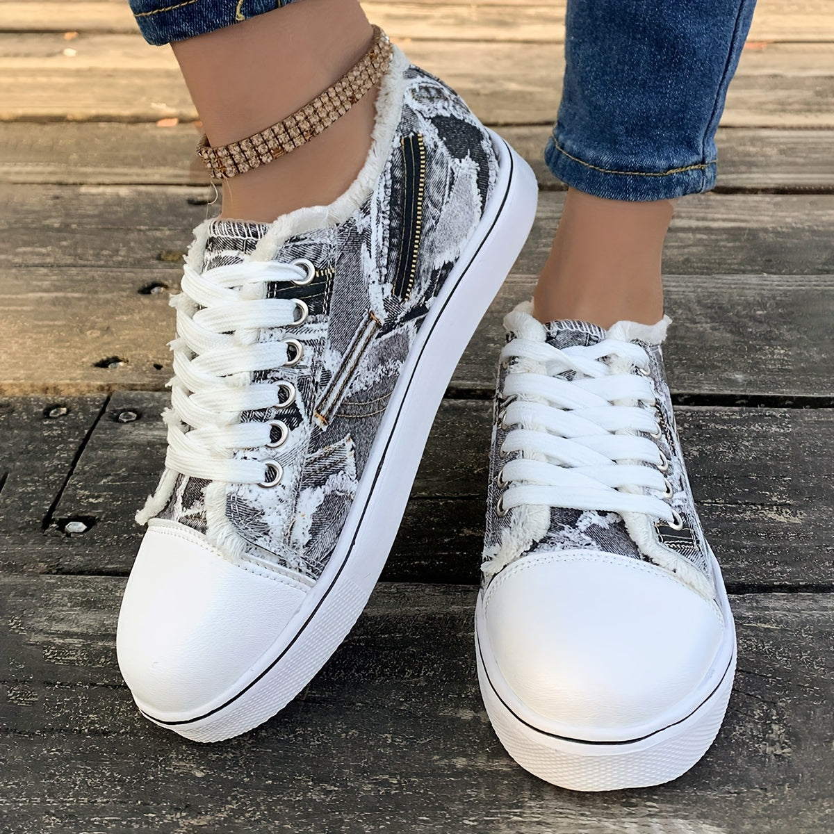 Women's Cartoon Print Sneakers, Lace Up Lightweight Soft Sole Skate Shoes, Low-top Walking Comfy Shoes plus size