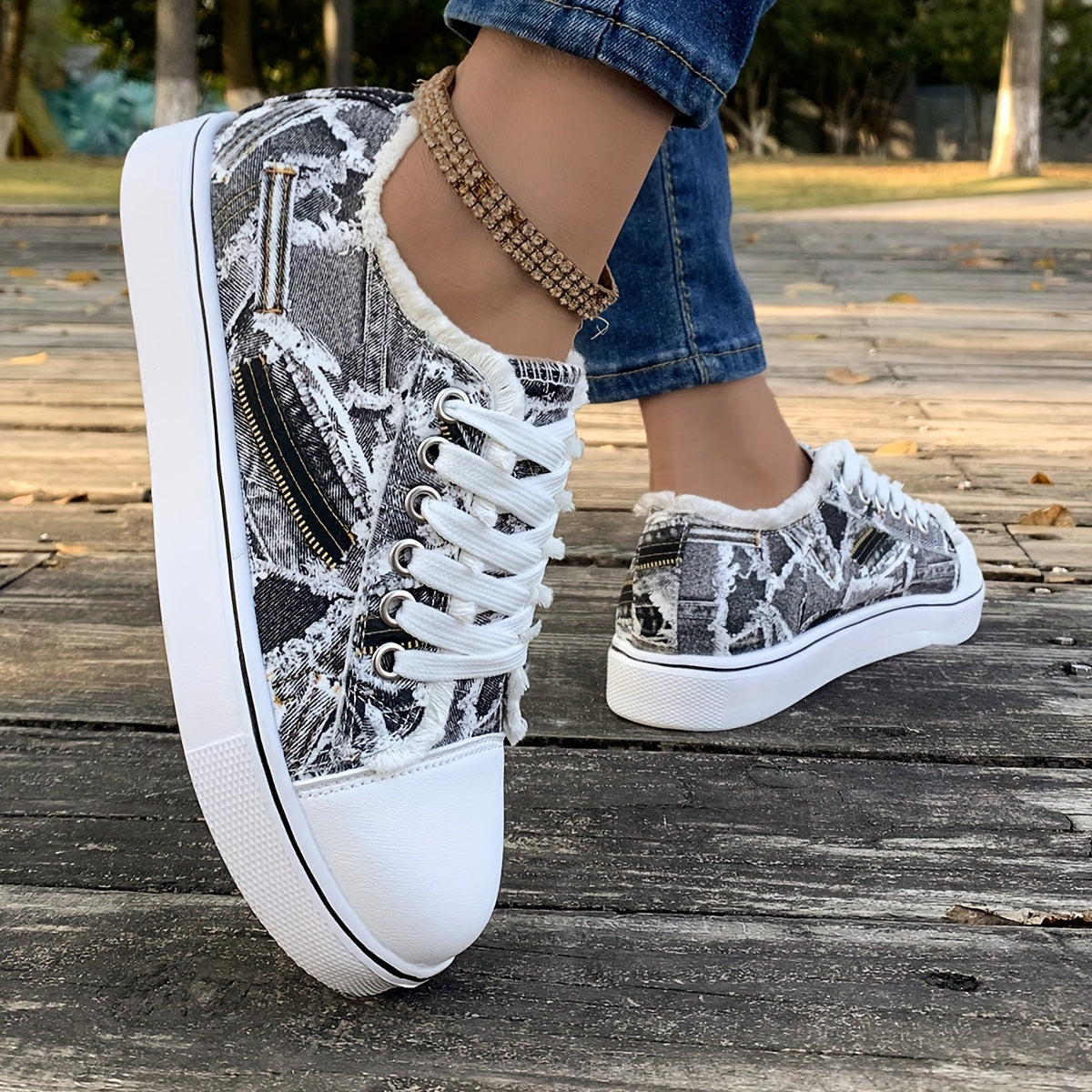 Women's Cartoon Print Sneakers, Lace Up Lightweight Soft Sole Skate Shoes, Low-top Walking Comfy Shoes plus size
