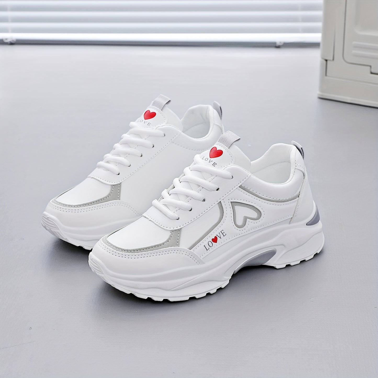 2025 Women's White Black Casual Running Shoes with Red Heart Accent - Breathable Mesh Synthetic Cover Low-Top Sneakers, Round Toe Design, TPU Sole for Gym, Walking, Outdoor Activities, Stylish Fitness Footwear