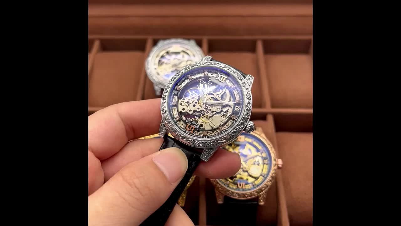 Vintage Hollow Carved Automatic Mechanical Men'S Watch, Fashionable Luxury Men'S Watch, High-end Thickened Mechanical Style Hip-Hop Party Wristwatch, Without Battery