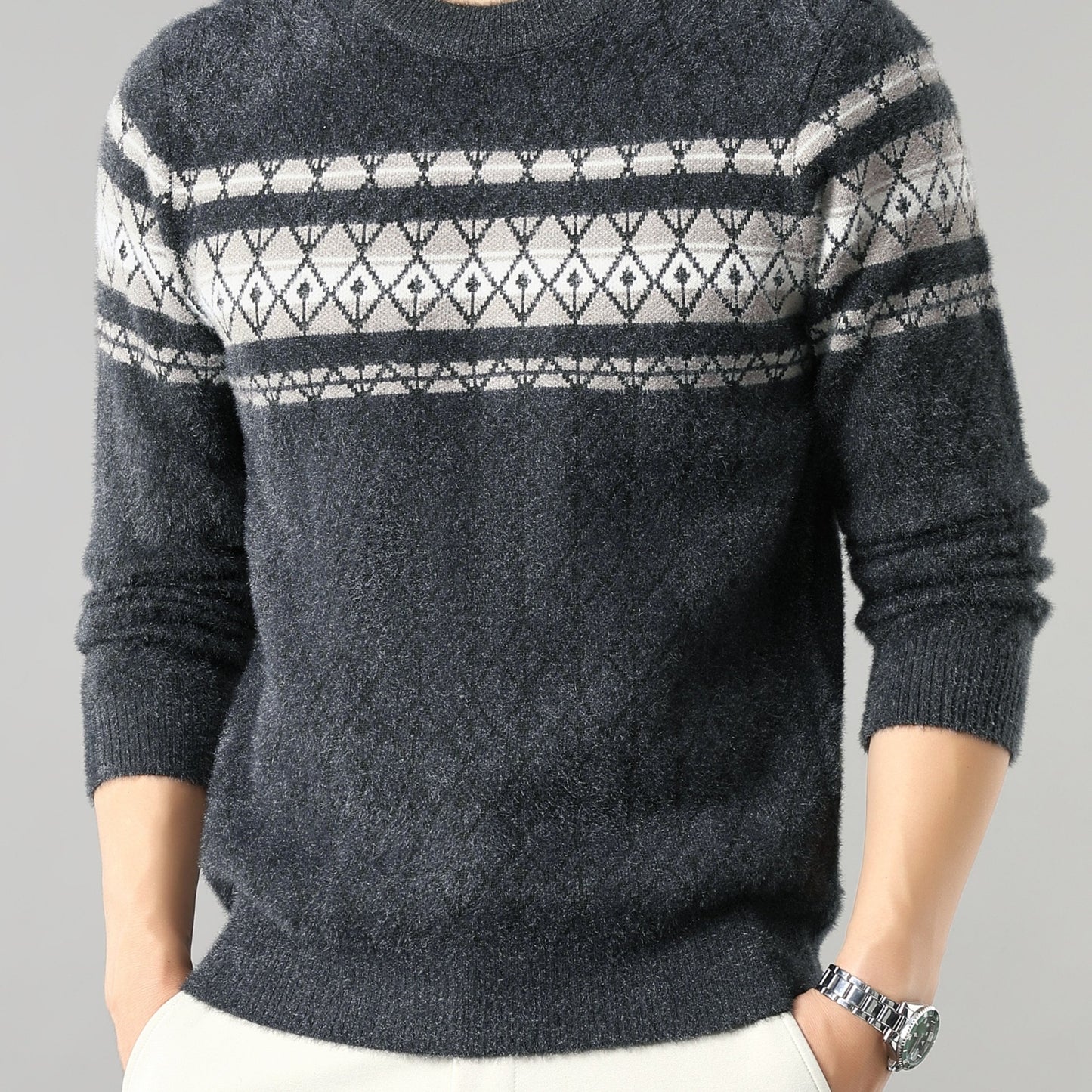 New Autumn And Winter Men'S Stylish Sweater, Versatile for Outerwear Or Layering, Made of High-Quality Thick Knit