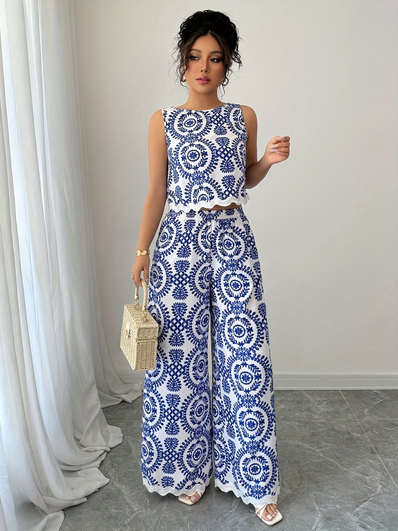 2pcs Women's Plant Pattern Round Neck Sleeveless Top and Pants Set