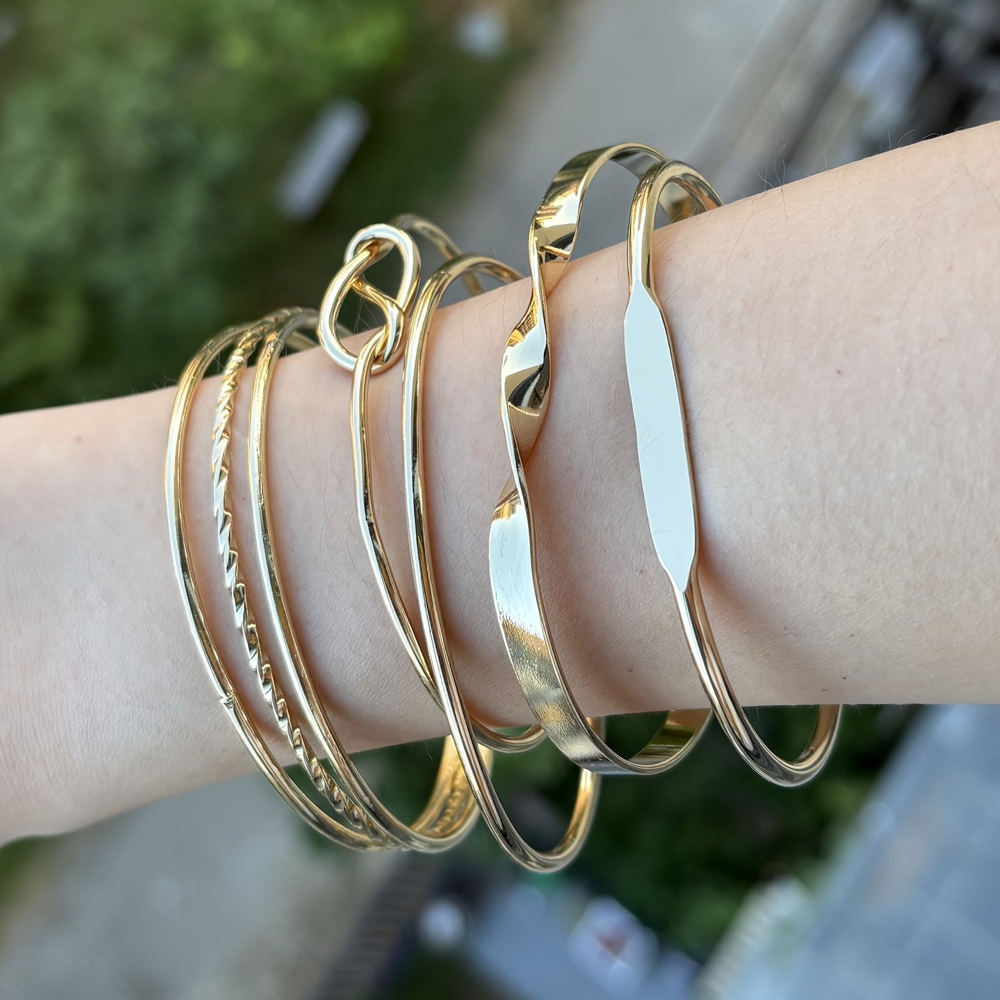 Adjustable Elegant Golden Ladies Bracelet Set of 5