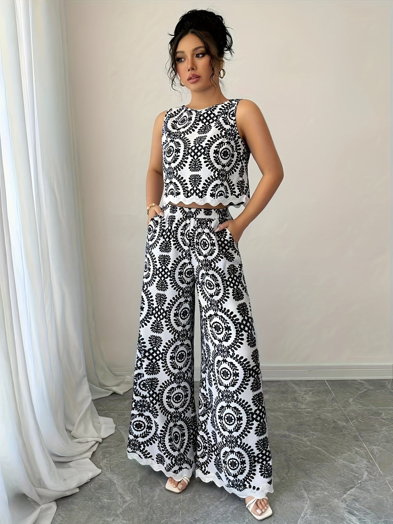 2pcs Women's Plant Pattern Round Neck Sleeveless Top and Pants Set