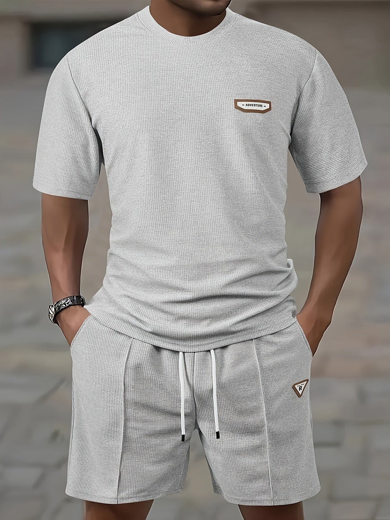 Men's Waffle Round Neck Top with Label, Short Sleeve T-shirt and Drawstring Shorts for Clean and Comfortable Spring/Summer Wear