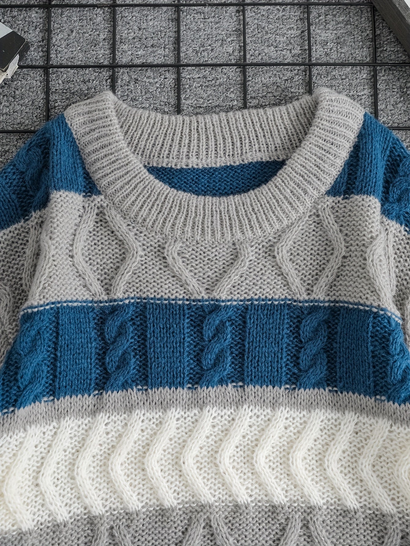 Men'S New Striped Fashion Round-Neck Casual Knit Pullover Sweater for Autumn And Winter