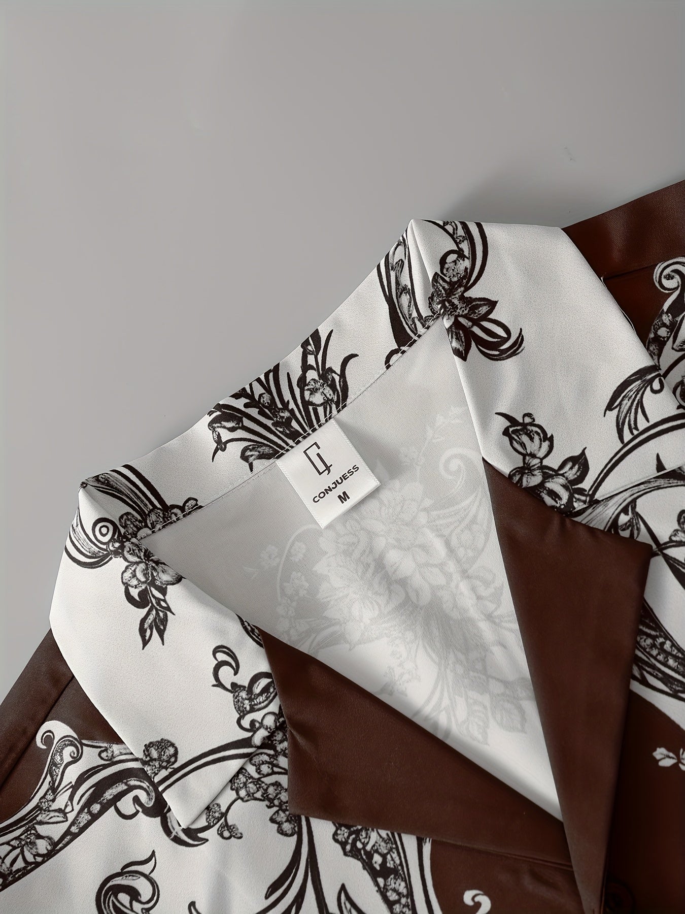 Men's Summer Suit Set: Short Sleeve Knight Print Positioning Burned Shirt with Open Collar, Drawstring Casual Shorts Pajama Two-Piece Set