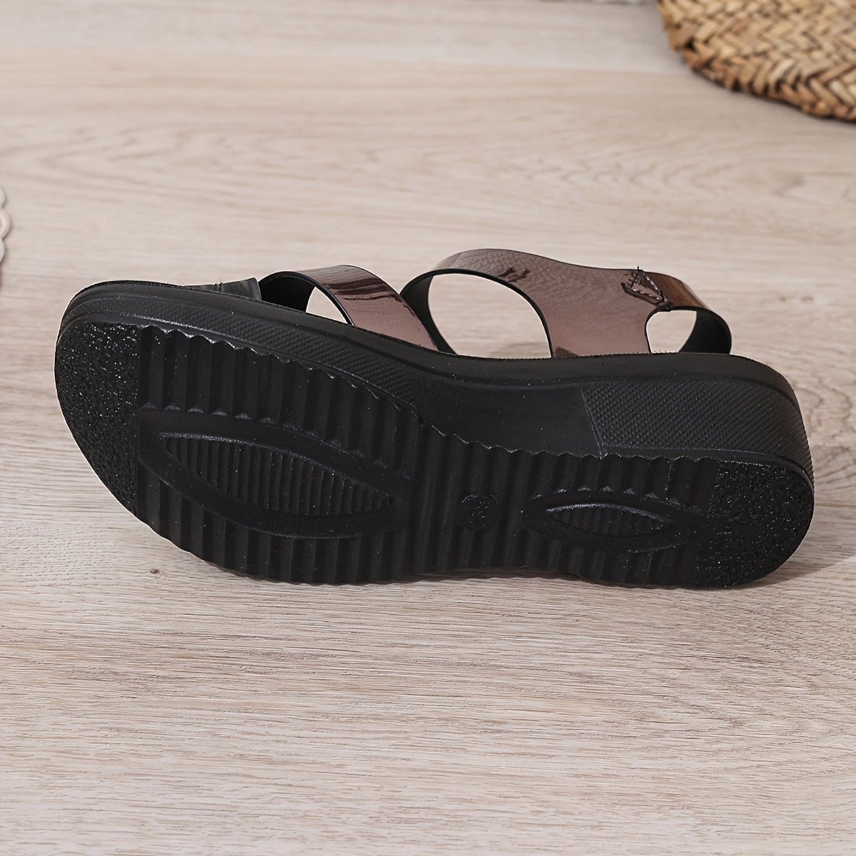 Women's Summer Platform Sandals - Casual Non-Slip Thick Sole Shoes with Closure, Open Toe Design, Faux Cover Upper Rubber Sole, Floral Decor, Perfect for Casual Attire, Comfortable Walking Stylish Platform Shoes Rubber