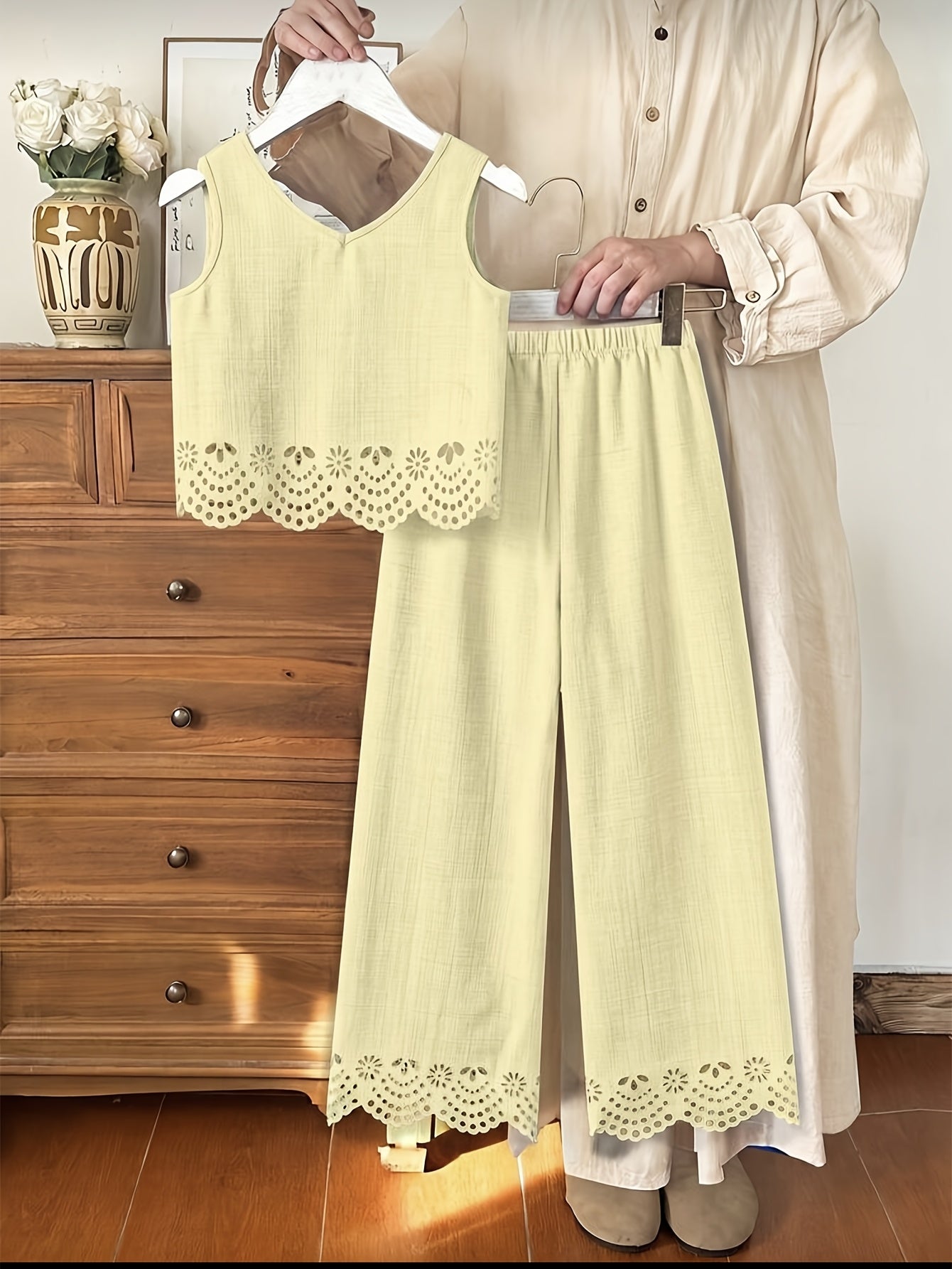 Girls' Sleeveless Lace Trim Tank Top and Wide-Leg Pants Set
