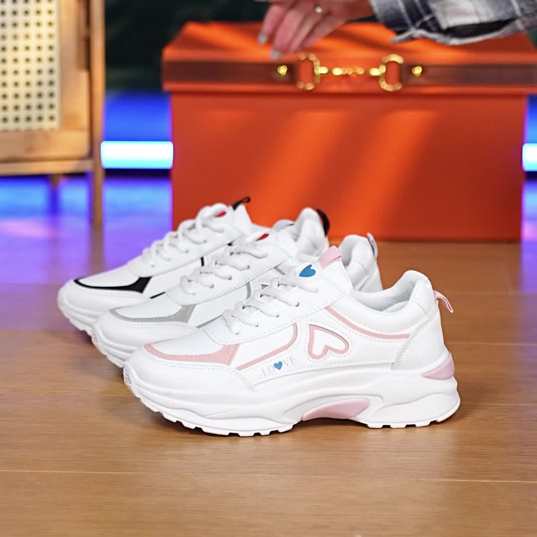2025 Women's White Black Casual Running Shoes with Red Heart Accent - Breathable Mesh Synthetic Cover Low-Top Sneakers, Round Toe Design, TPU Sole for Gym, Walking, Outdoor Activities, Stylish Fitness Footwear