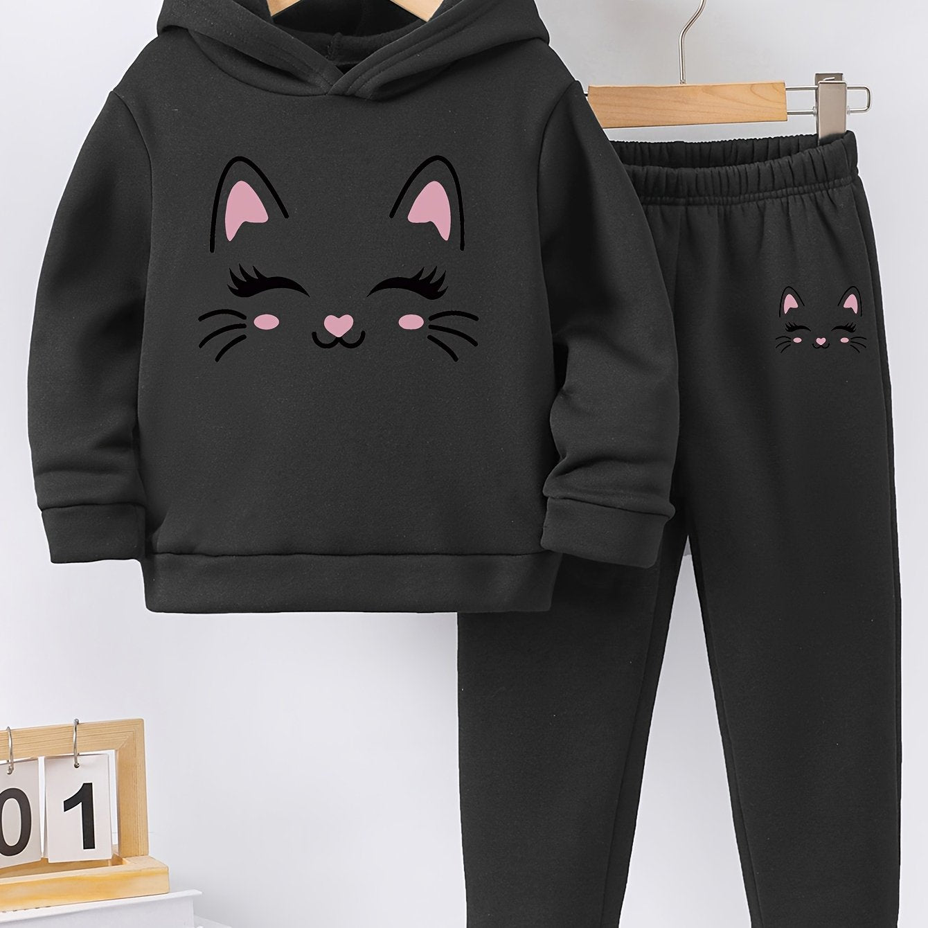 Autumn/Winter Smile Face Kitten Graphic Print Warm Fleece Hooded Sweatshirt And Sports Trousers for Girls, for Outdoor
