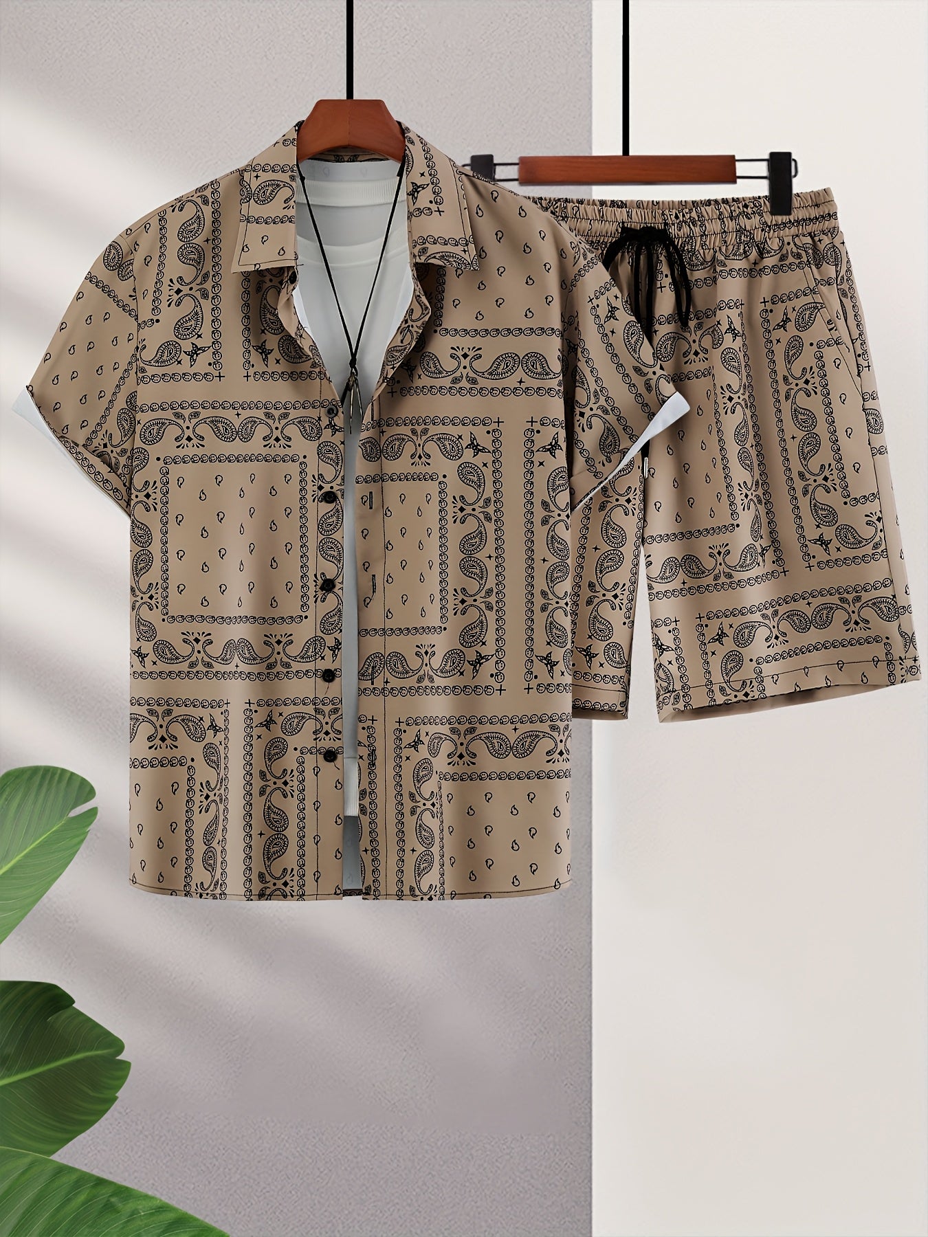 Men's Paisley Print Short Sleeve Shorts Single Button Shirt Suit with Elastic Cord and Pockets