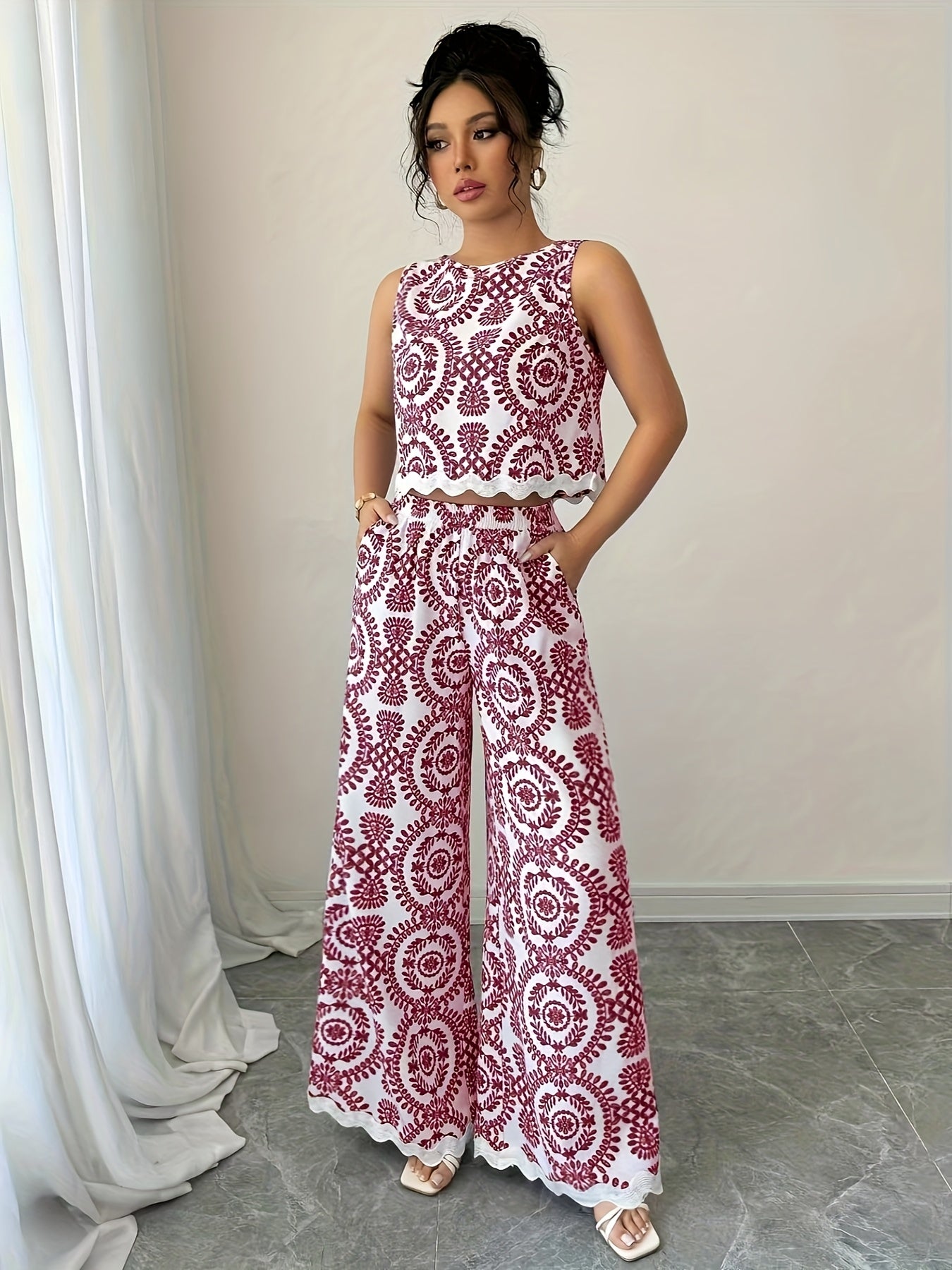 2pcs Women's Plant Pattern Round Neck Sleeveless Top and Pants Set