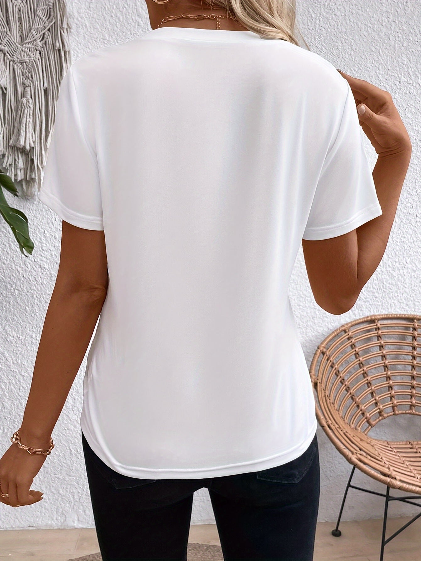 Women's Elegant Light Grey Short Sleeve Round Neck T-Shirt - Soft Medium-Stretch Fabric, Machine Washable, Versatile All-Season Casual Top, Casual Attire, Sophisticated Style, Comfortable Fit
