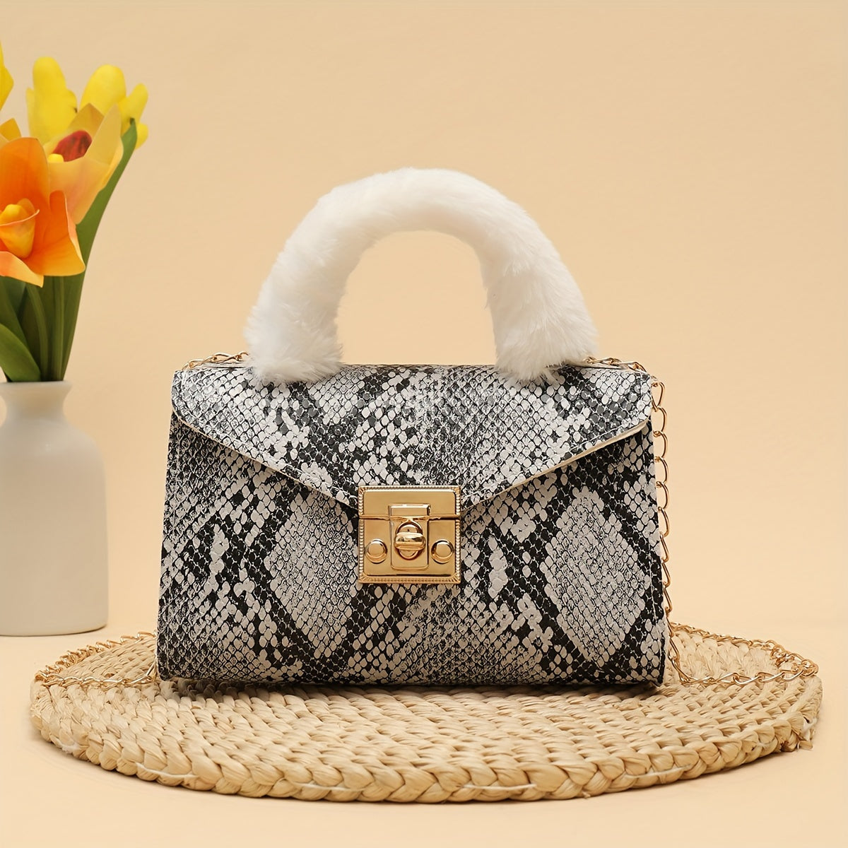 A Stylish And Soft Chain Crossbody Bag, Perfect for Daily Shopping with a Wrist Lock And Animal Print, Small Square Handbag