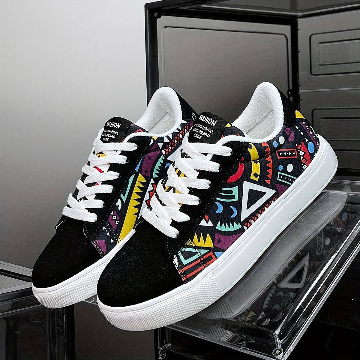 Trendy Graffiti Print Flat Sneakers, Lace Up Low Cut Lightweight Skate Shoes, Casual Versatile Outdoor Walking Shoes