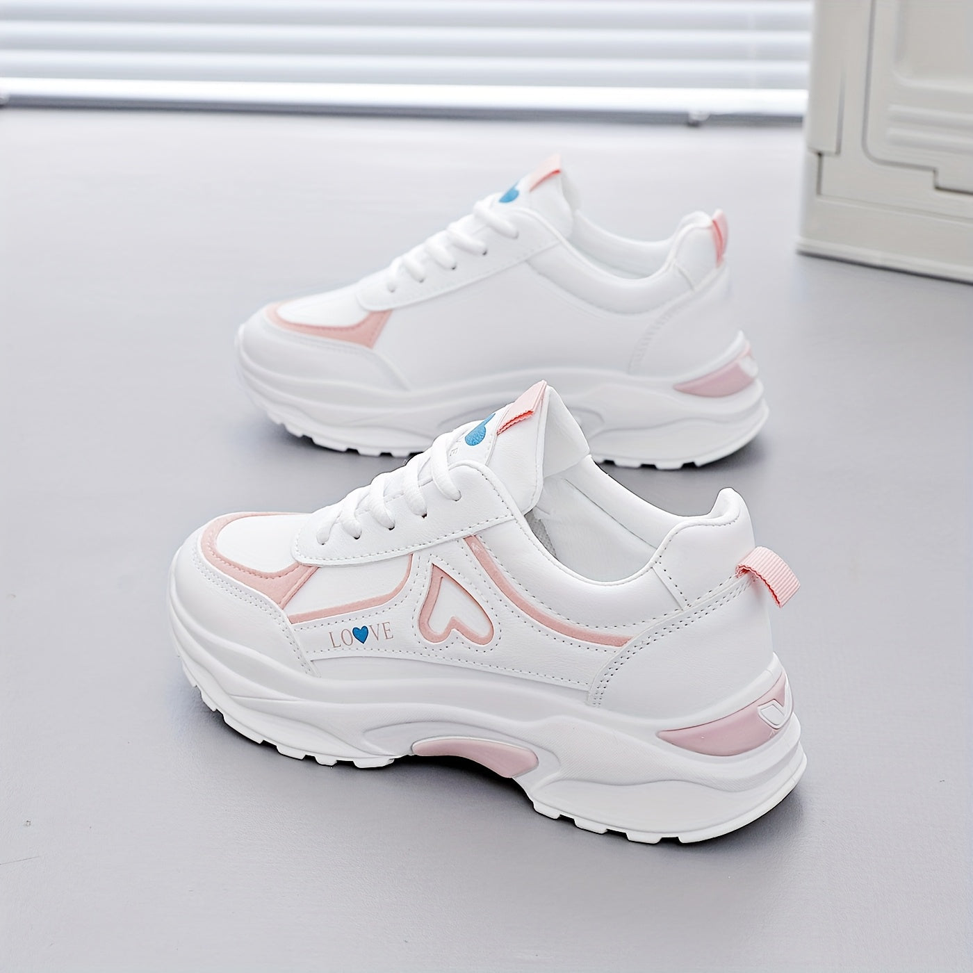 2025 Women's White Black Casual Running Shoes with Red Heart Accent - Breathable Mesh Synthetic Cover Low-Top Sneakers, Round Toe Design, TPU Sole for Gym, Walking, Outdoor Activities, Stylish Fitness Footwear