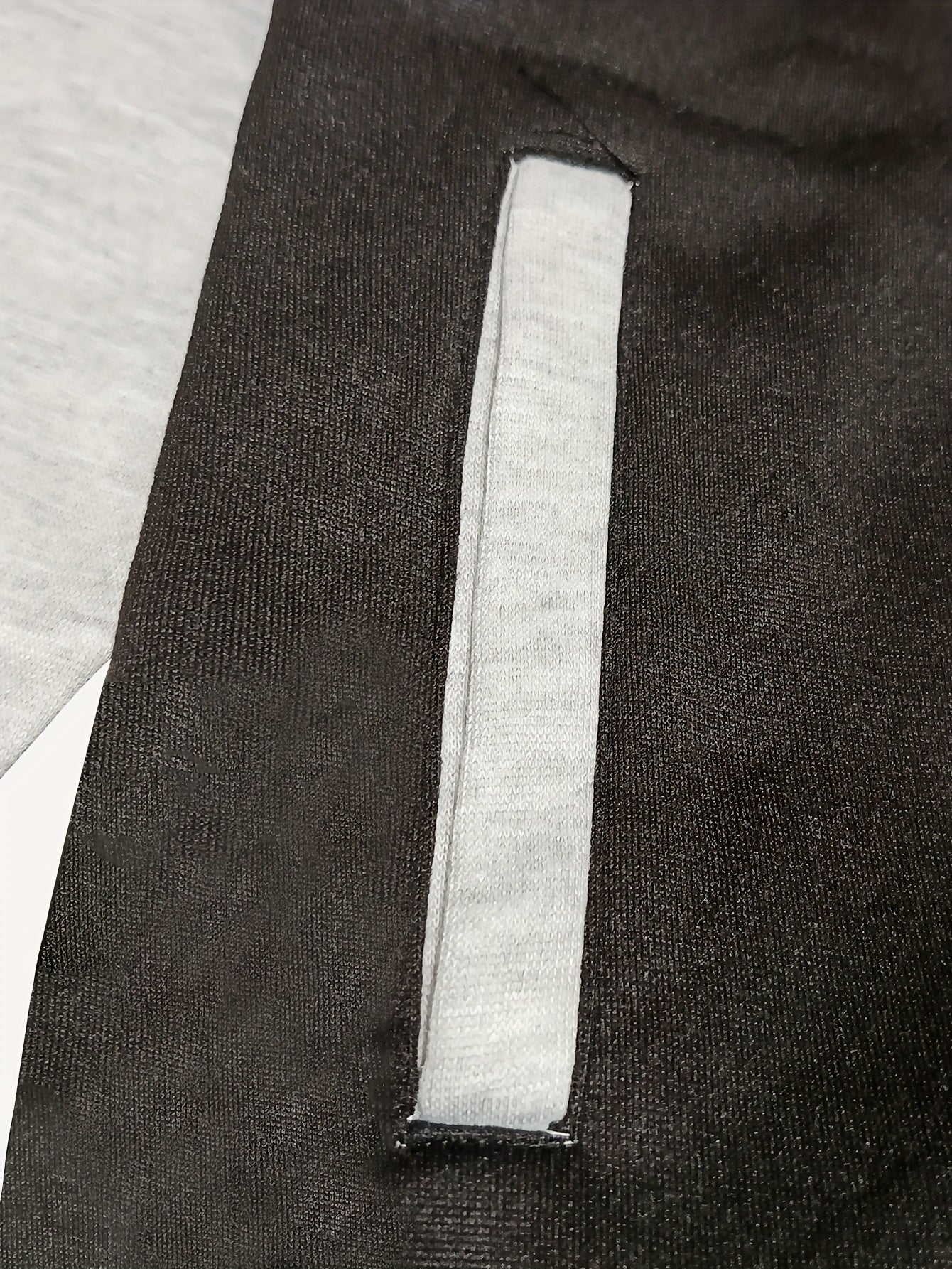 Men's Athletic Fleece Hoodie & Jogger Set - Sporty Gray with Black Accents, Zip-Up Jacket and Drawstring Pants, Polyester, Machine Washable for Fall/Winter