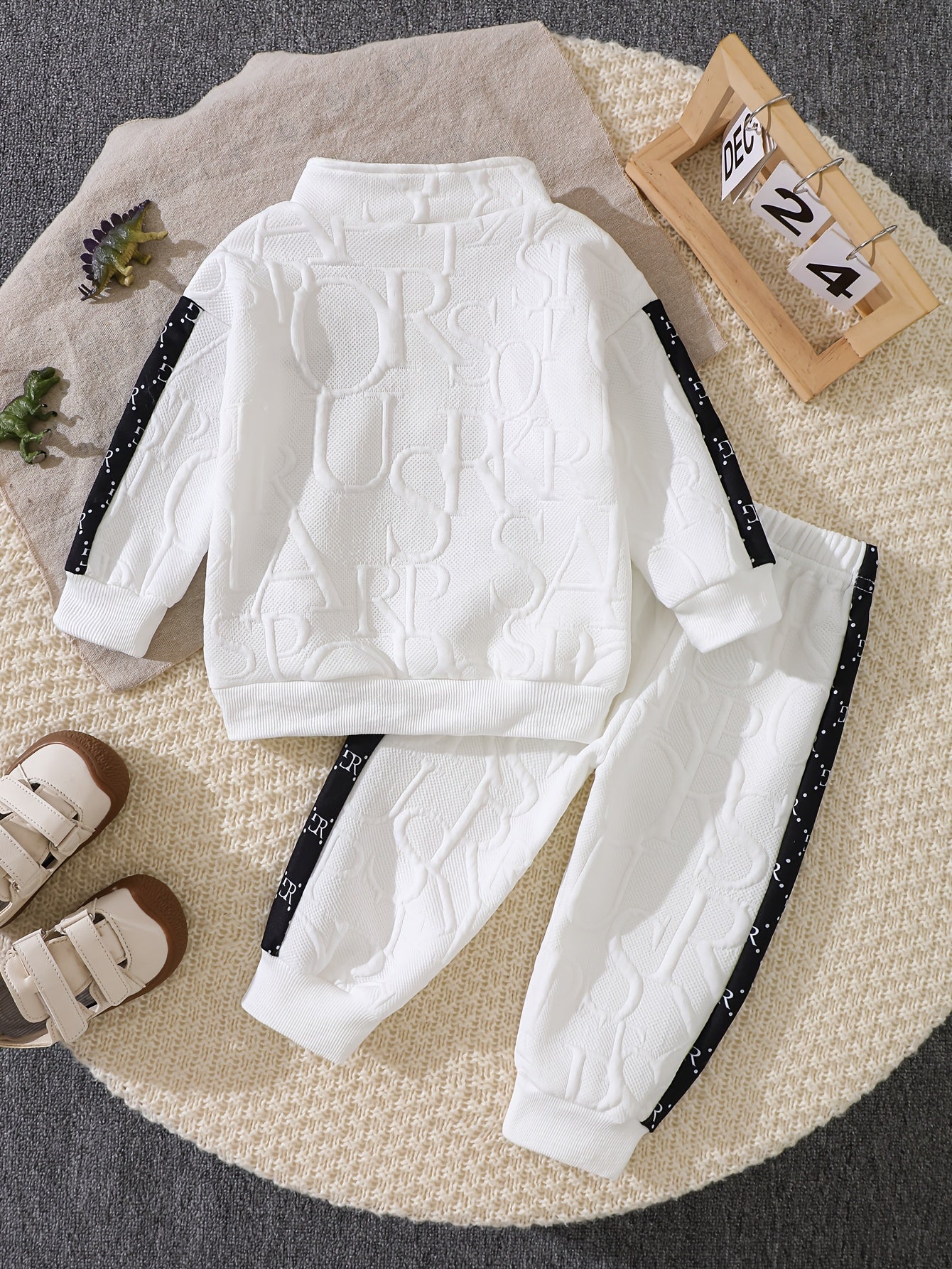 Boys' Dinosaur Sweatshirt & Pants Set, Fall/Winter Casual Wear