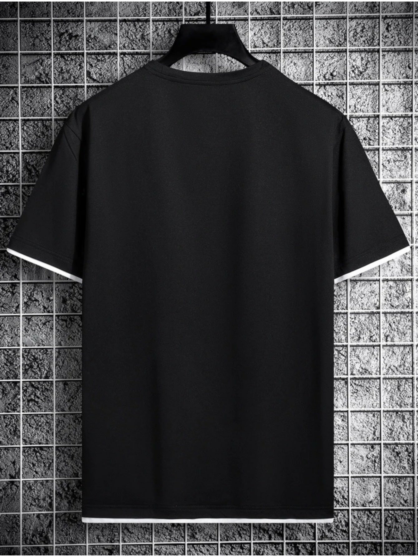 1pc of Men's black and white color-block round neck casual short-sleeve T-shirt