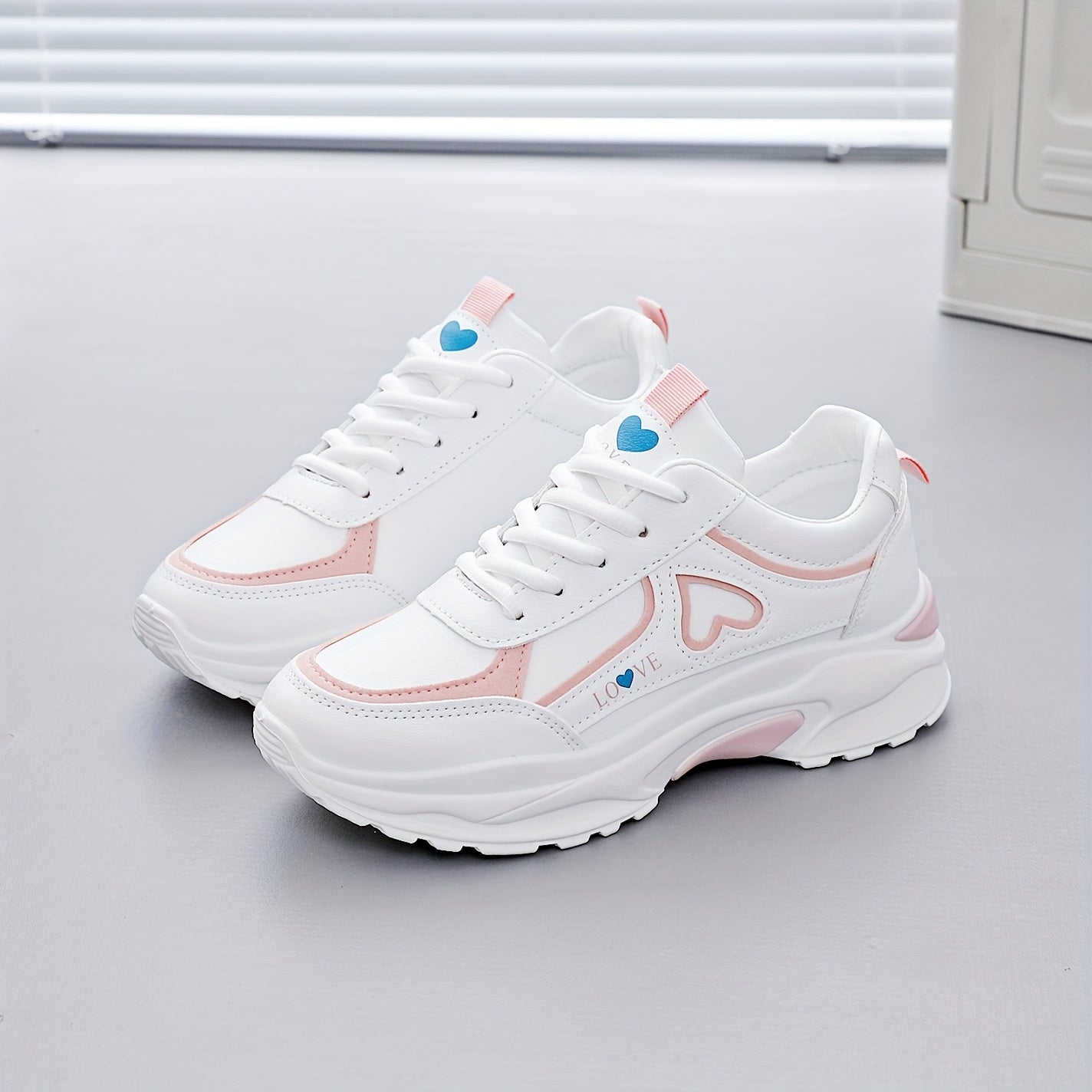 2025 Women's White Black Casual Running Shoes with Red Heart Accent - Breathable Mesh Synthetic Cover Low-Top Sneakers, Round Toe Design, TPU Sole for Gym, Walking, Outdoor Activities, Stylish Fitness Footwear