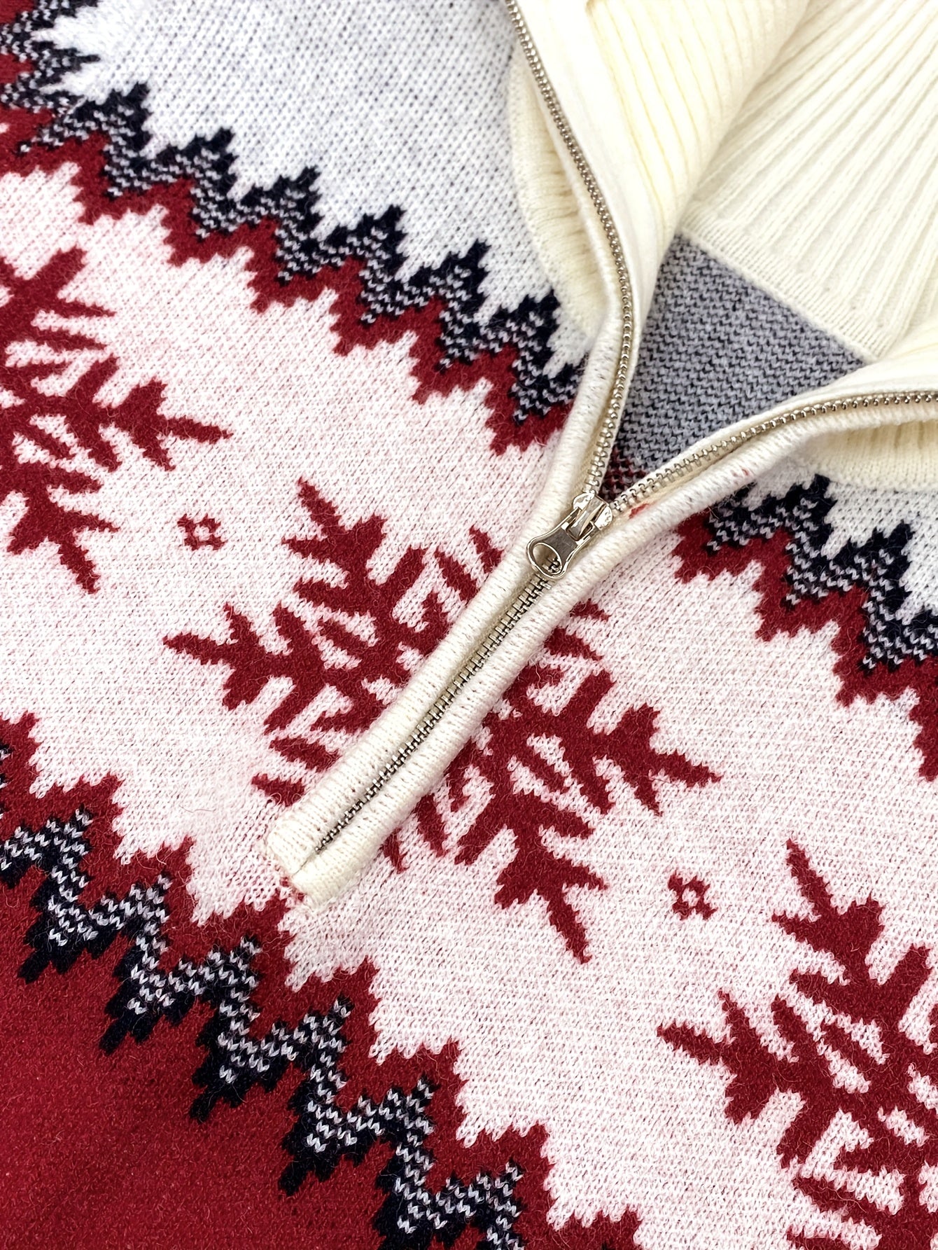 2025 Autumn/Winter New Holiday Snowflake Sweater for Women, Half-Zip High Neck, Zigzag Stripes, Comfortable Light Beige-Friendly Non-Irritating High-Quality Warm Fashion Holiday Top for Christmas, Black Friday, New Year