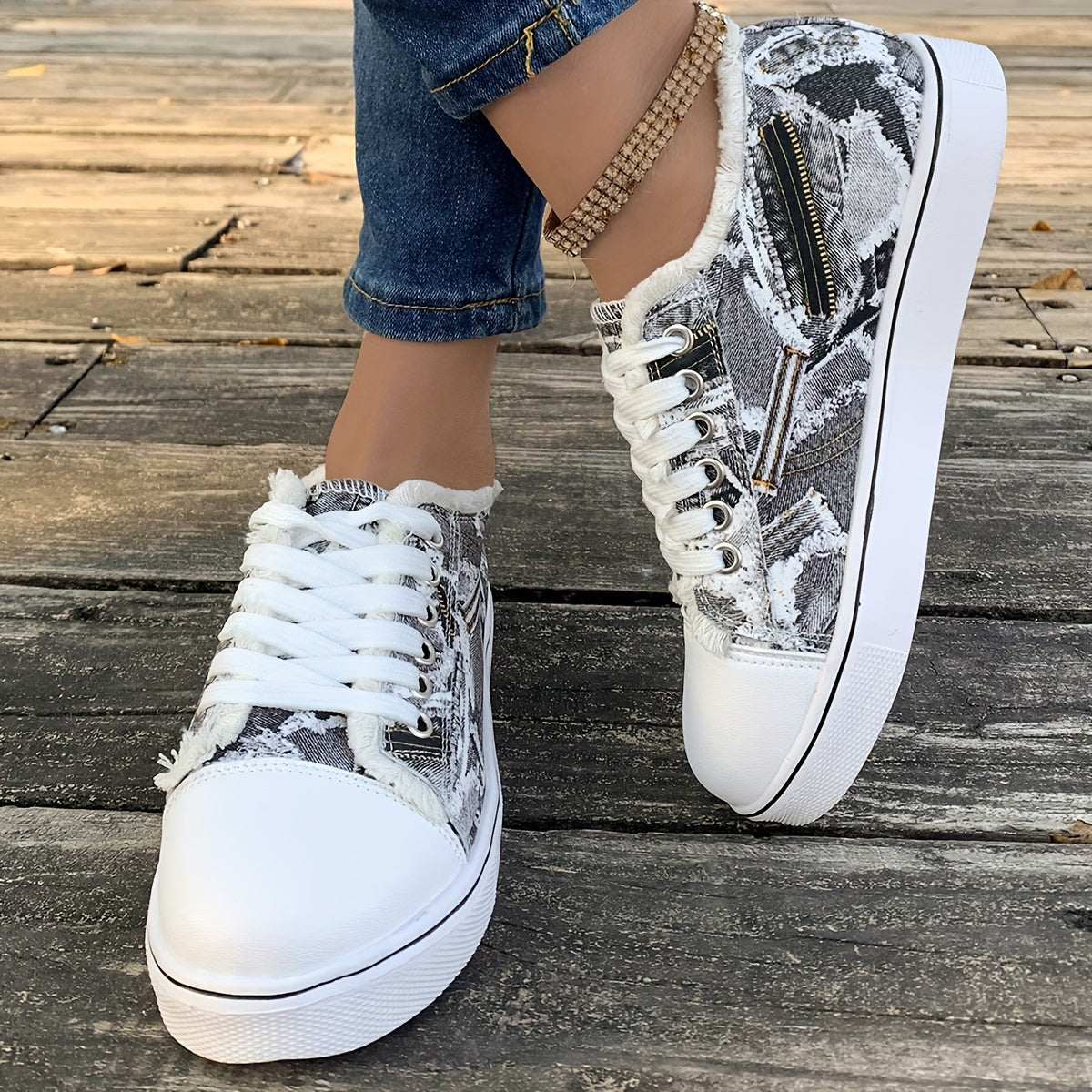 Women's Cartoon Print Sneakers, Lace Up Lightweight Soft Sole Skate Shoes, Low-top Walking Comfy Shoes plus size