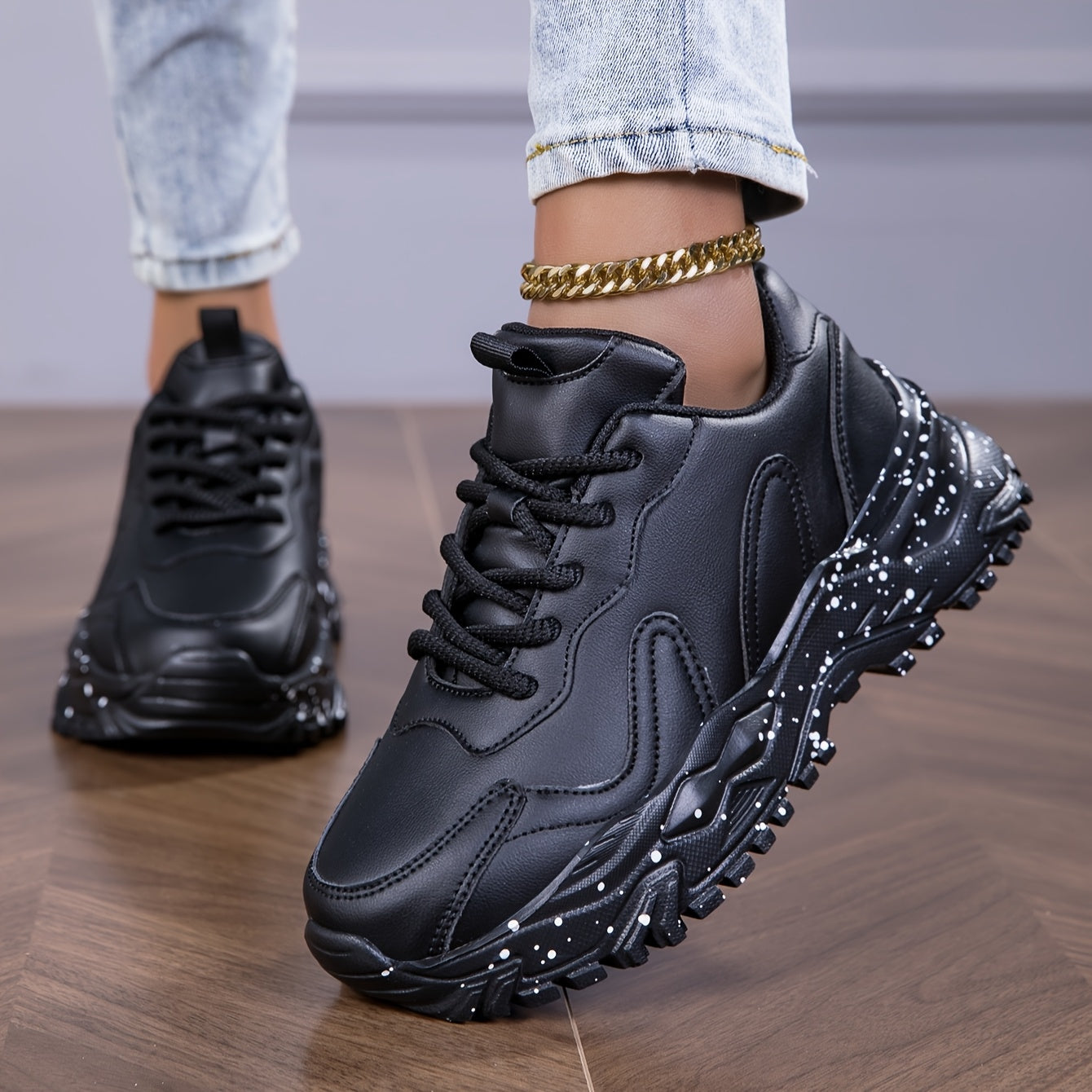 Women's Black Chunky Sneakers - Anti-Slip, Durable Casual Dad Shoes with Glossy Finish Star Pattern, Lace-Up Low Tops for All Seasons, Allseason Sneakers Chunky Sole Sneakers Comfortable Fabric Lining