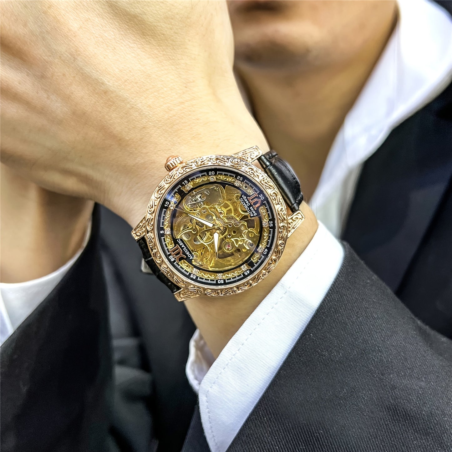 Vintage Hollow Carved Automatic Mechanical Men'S Watch, Fashionable Luxury Men'S Watch, High-end Thickened Mechanical Style Hip-Hop Party Wristwatch, Without Battery
