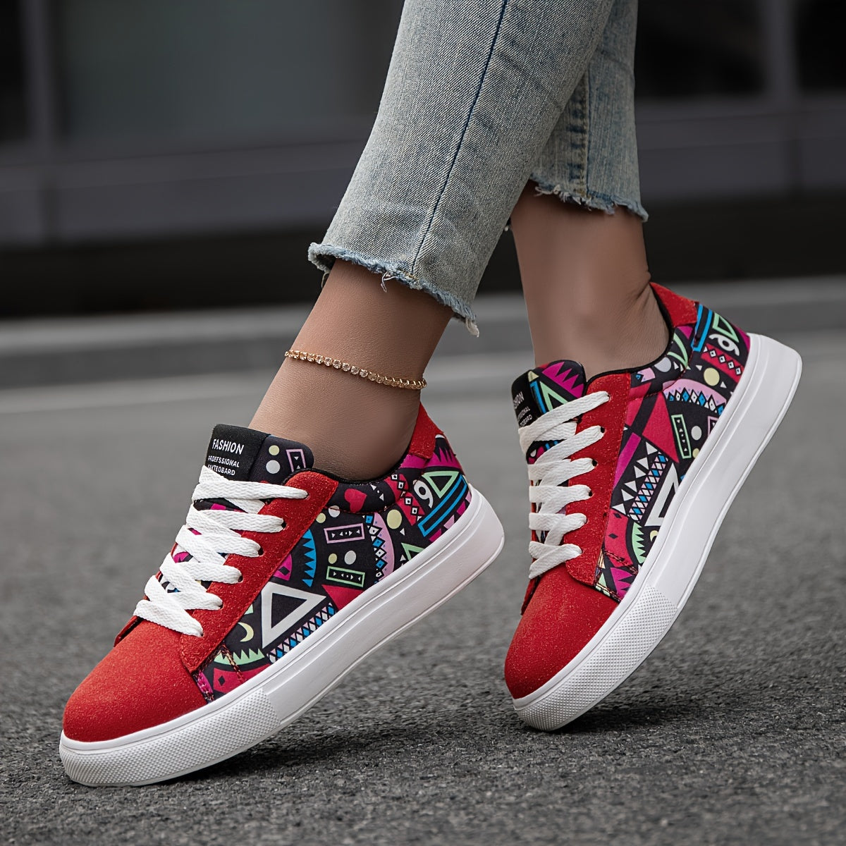Trendy Graffiti Print Flat Sneakers, Lace Up Low Cut Lightweight Skate Shoes, Casual Versatile Outdoor Walking Shoes
