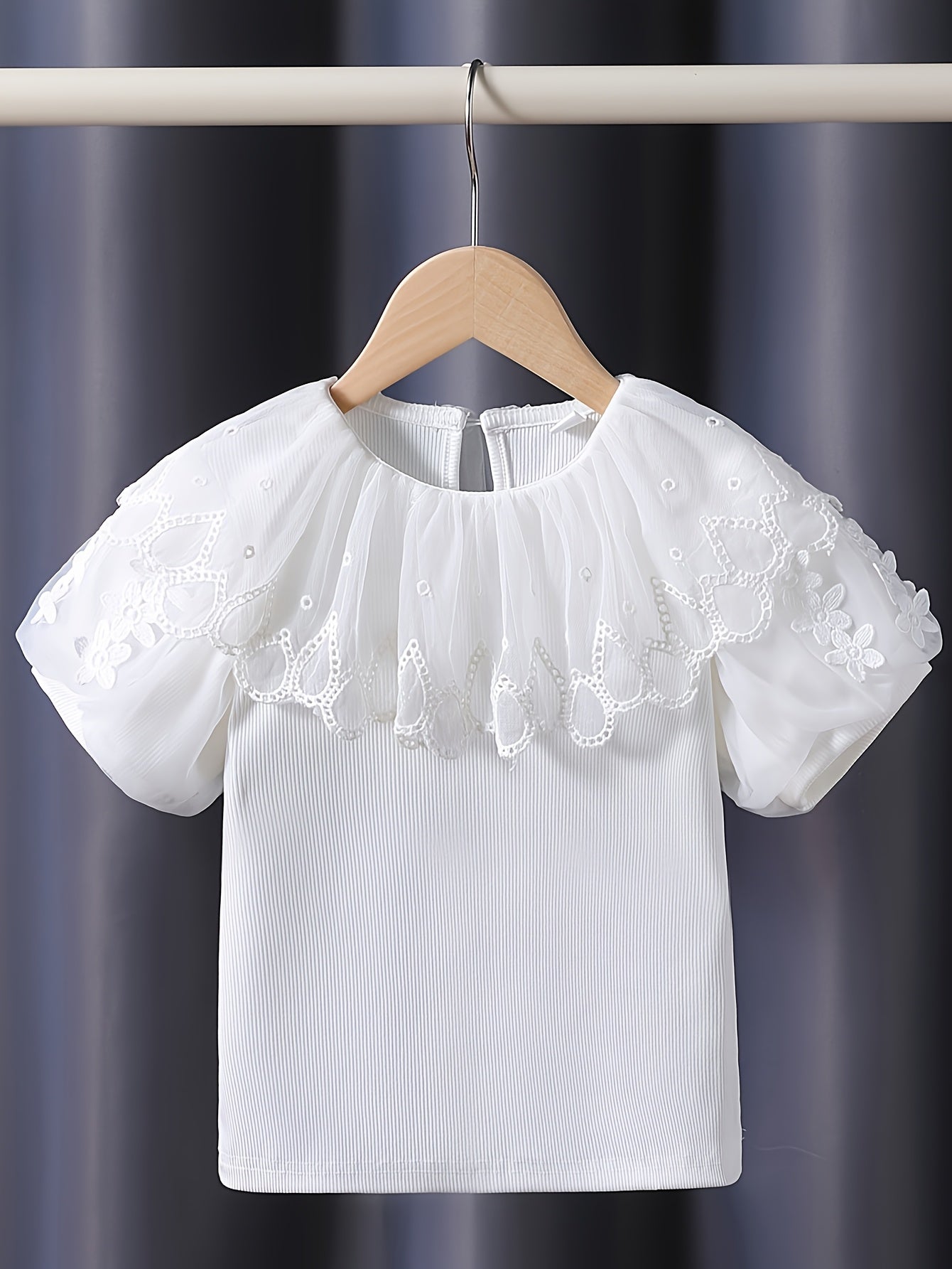 Girls' Summer Skirt Set with Lace Collar & Pleated Skirt