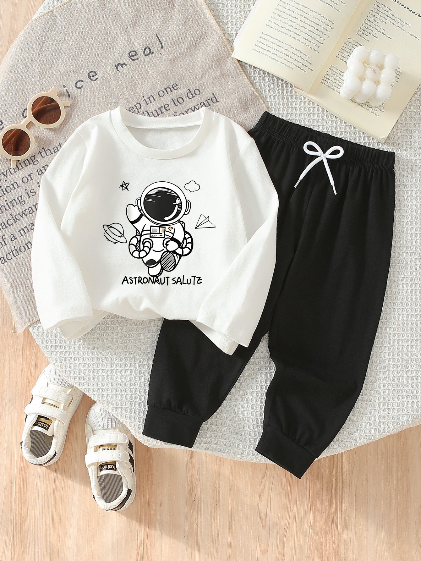Boys' Space-Themed Cotton Tee & Jogger Set for Spring/Fall